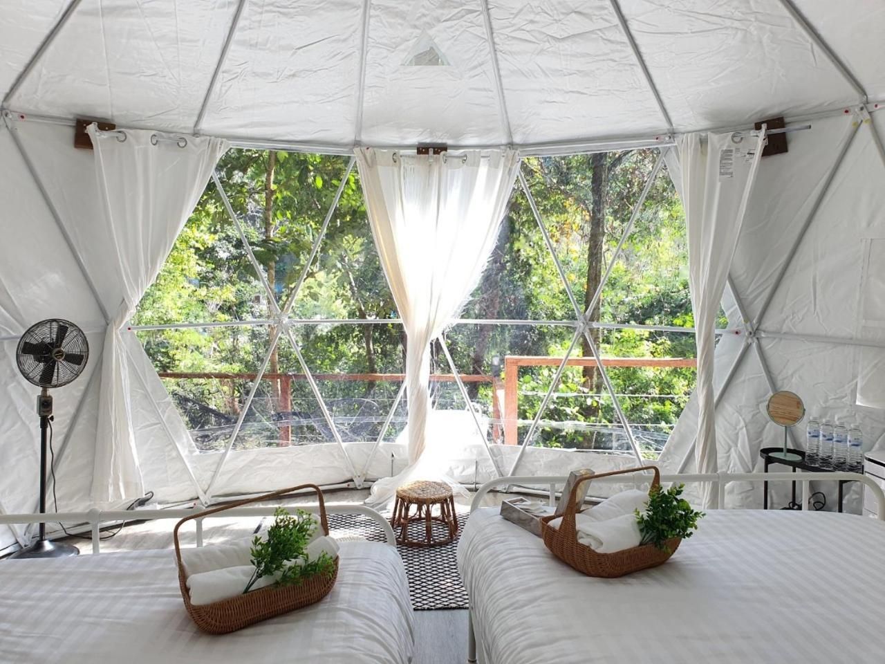 Quadruple Room with Bathtub