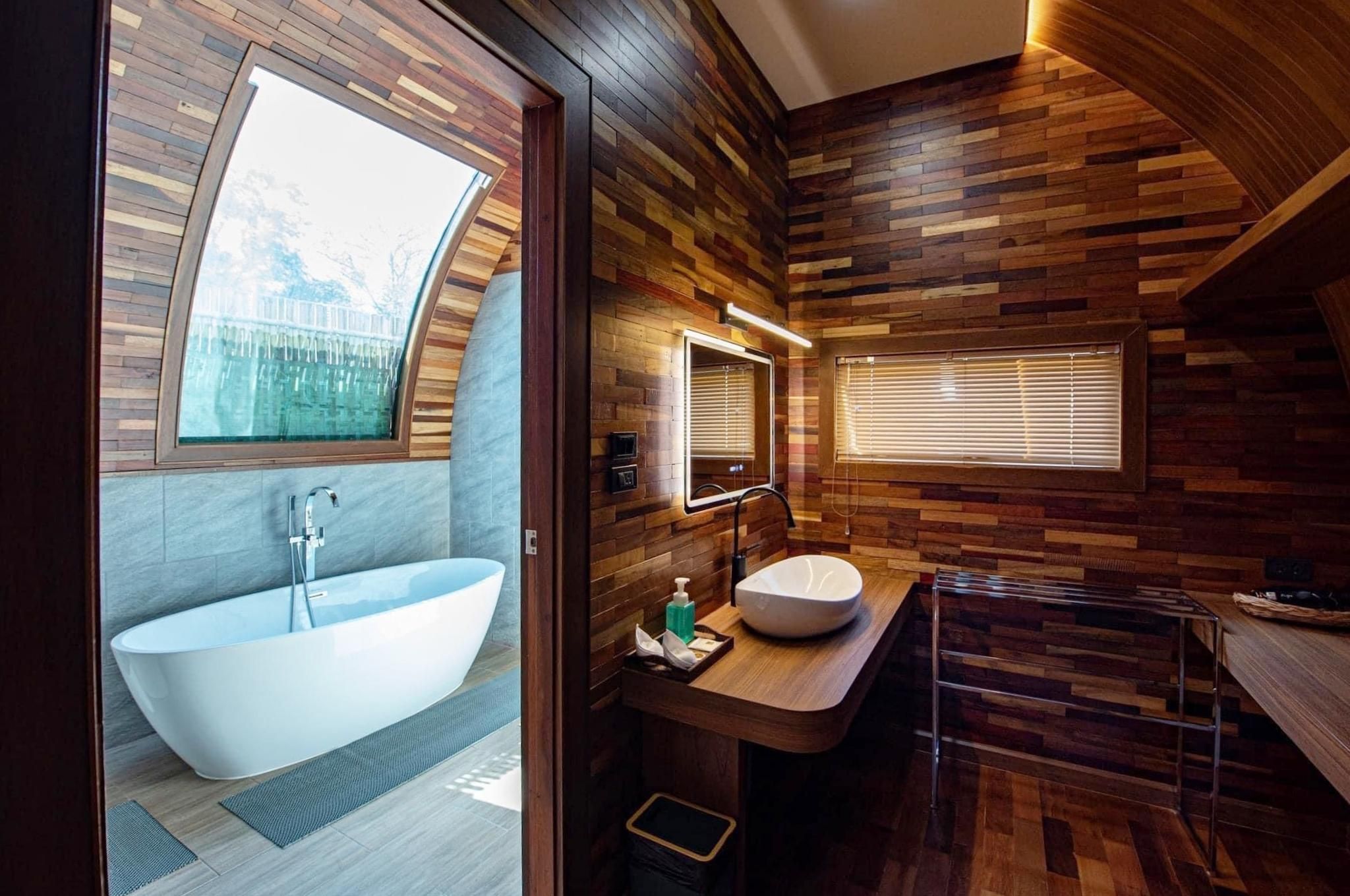 Executive River View King Room with Balcony