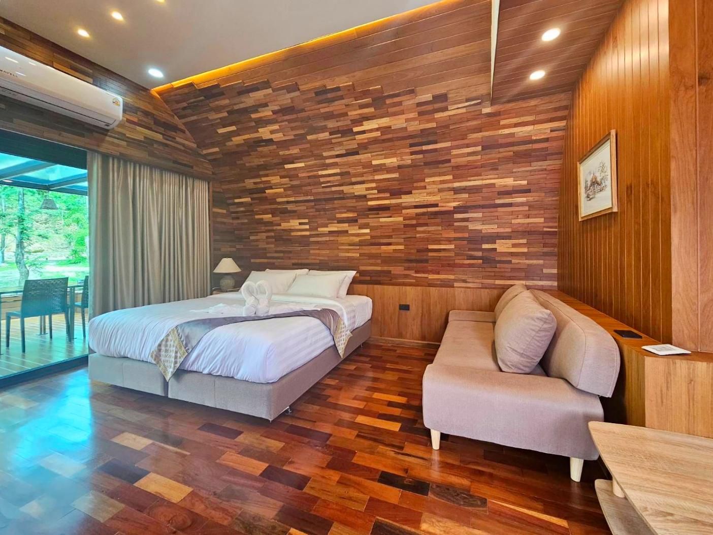 Executive River View King Room with Balcony