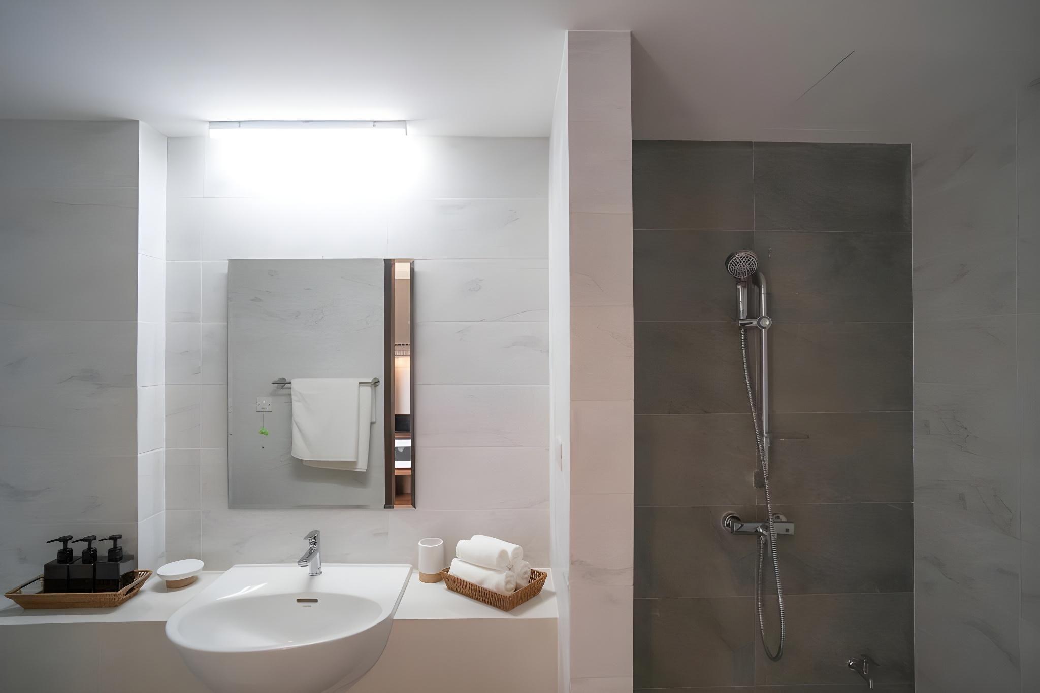 Superior Garden View King Room