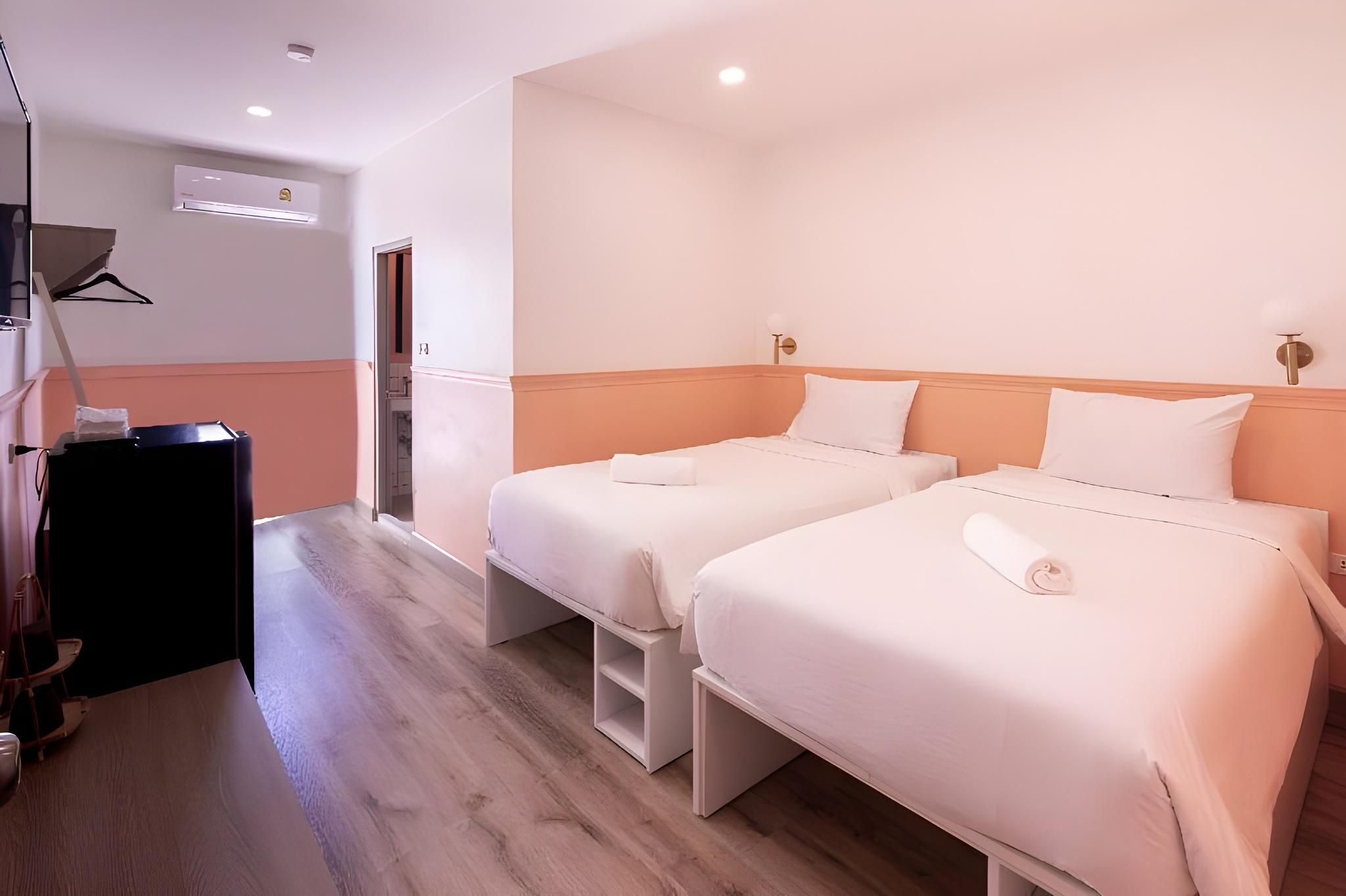 Standard Twin Room