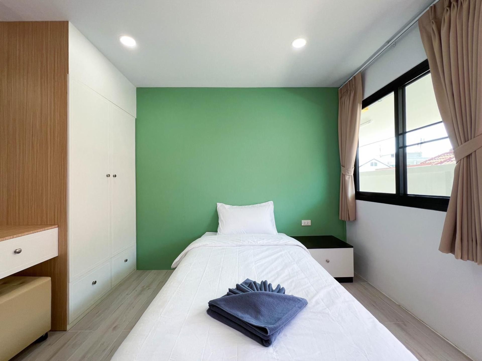 Single bed room