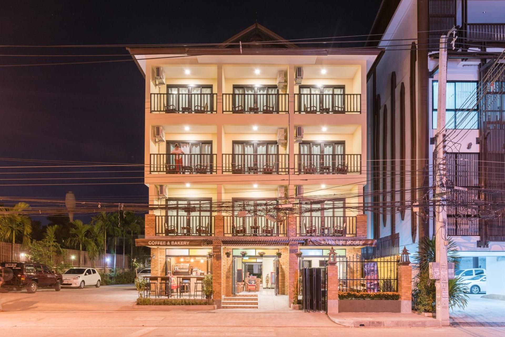 Riverside House Hotel