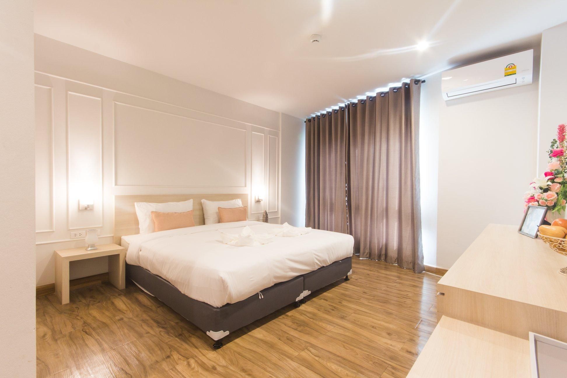 Superior King Size Bed