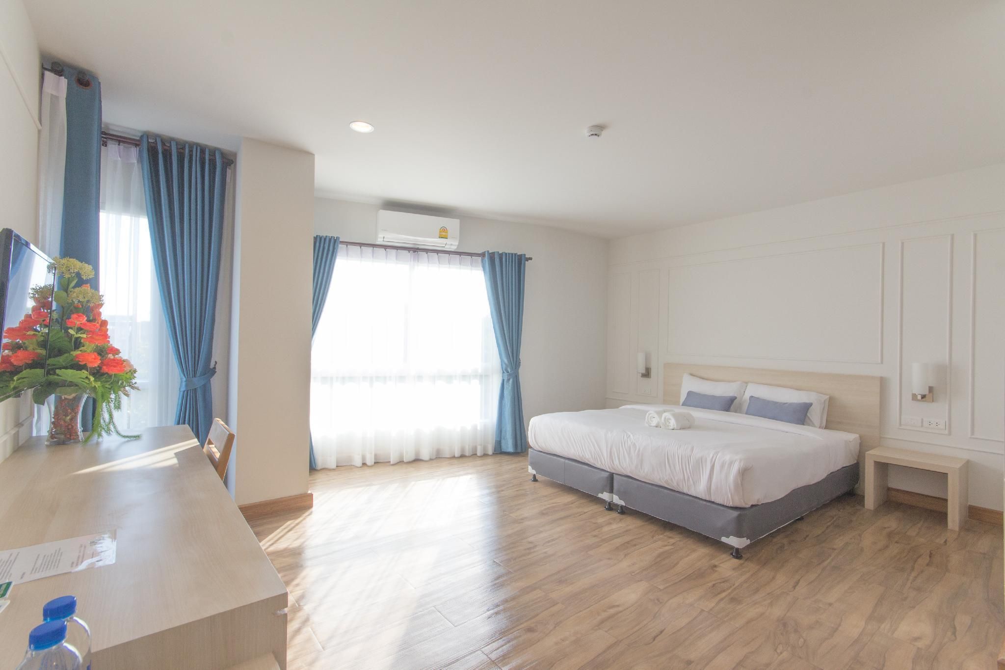 Deluxe King Bed