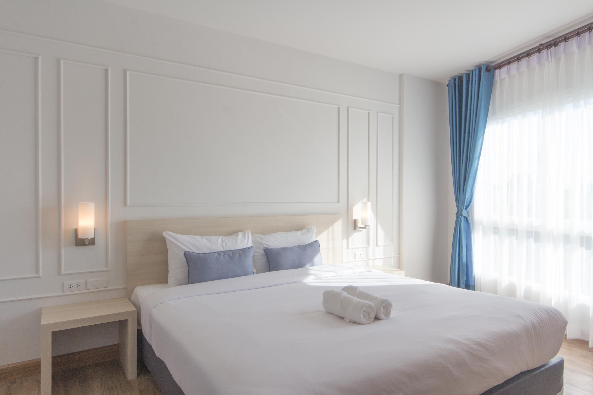 Superior King Size Bed