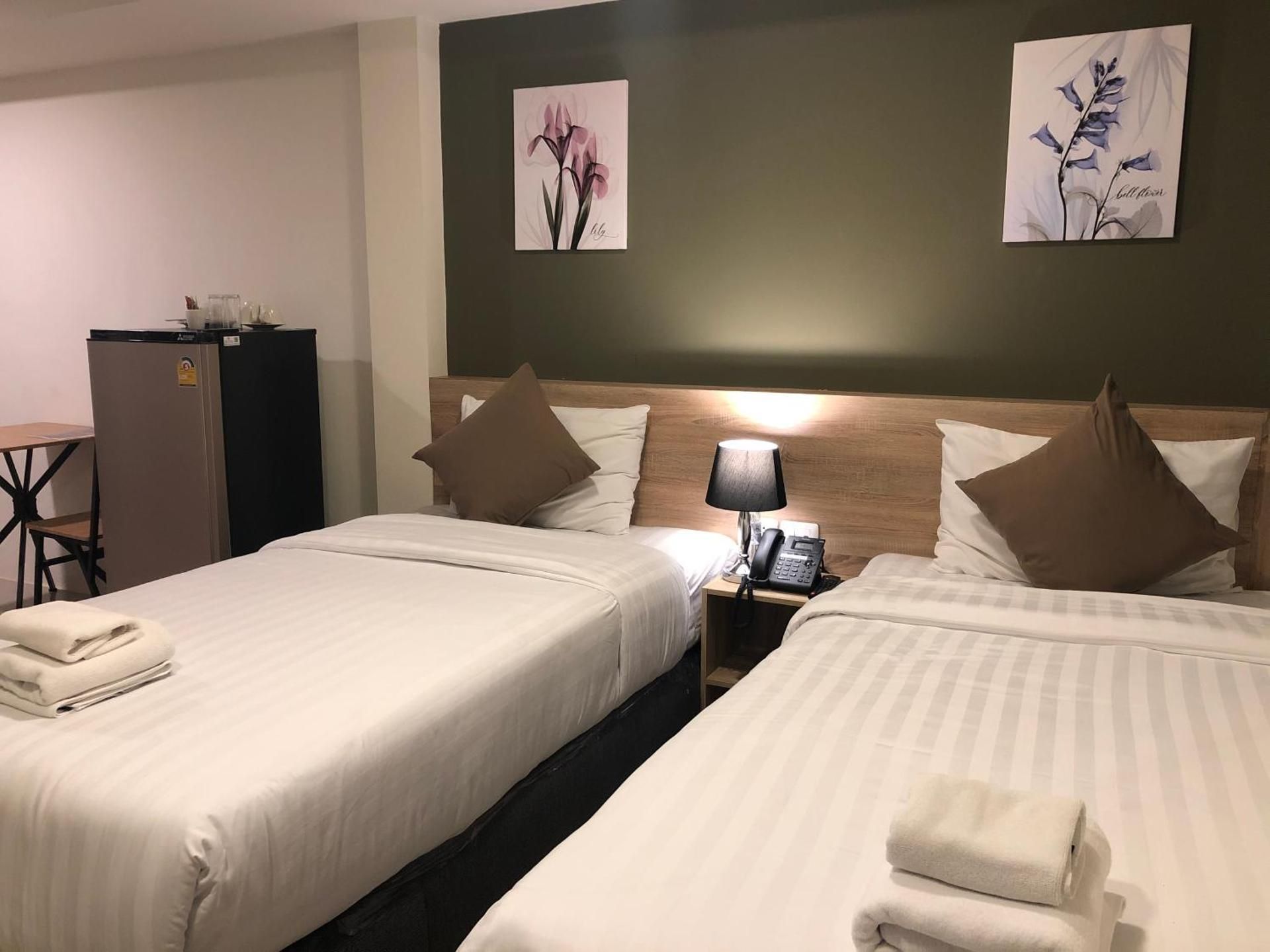 Standard Twin Room