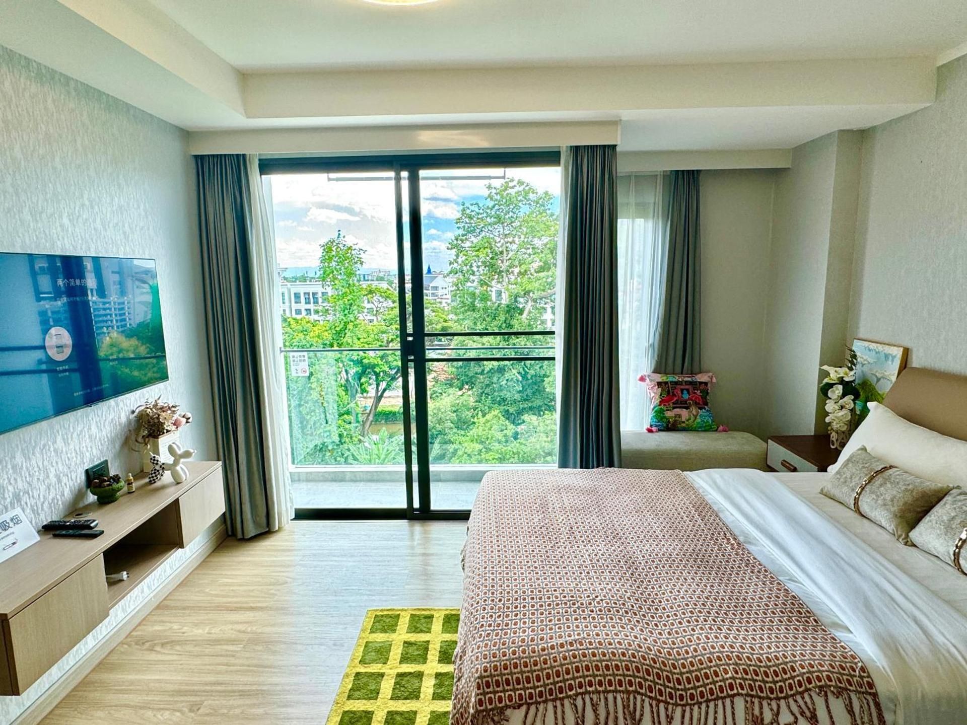 Studio with Balcony