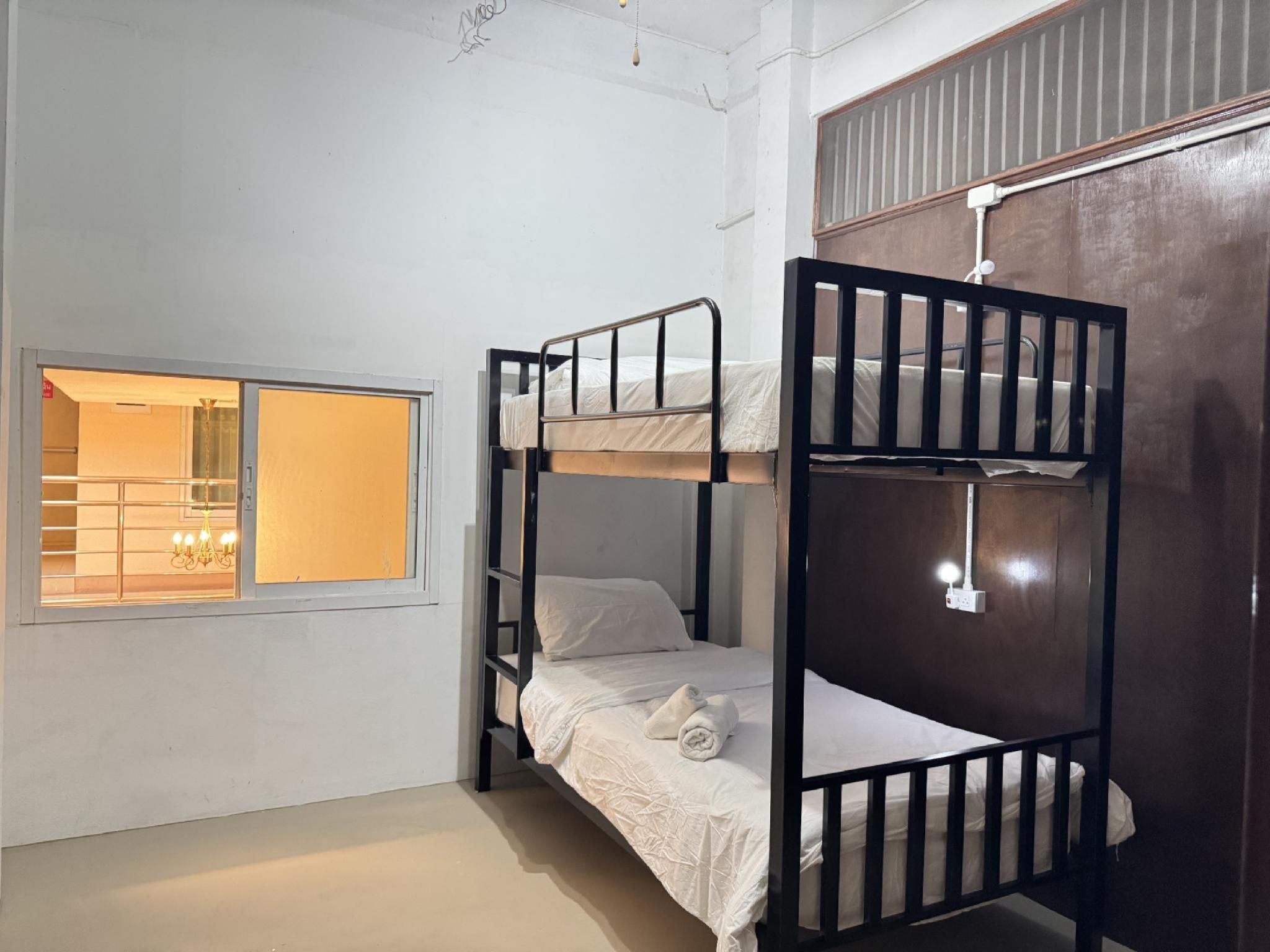 Bed in Mixed Dorm Room