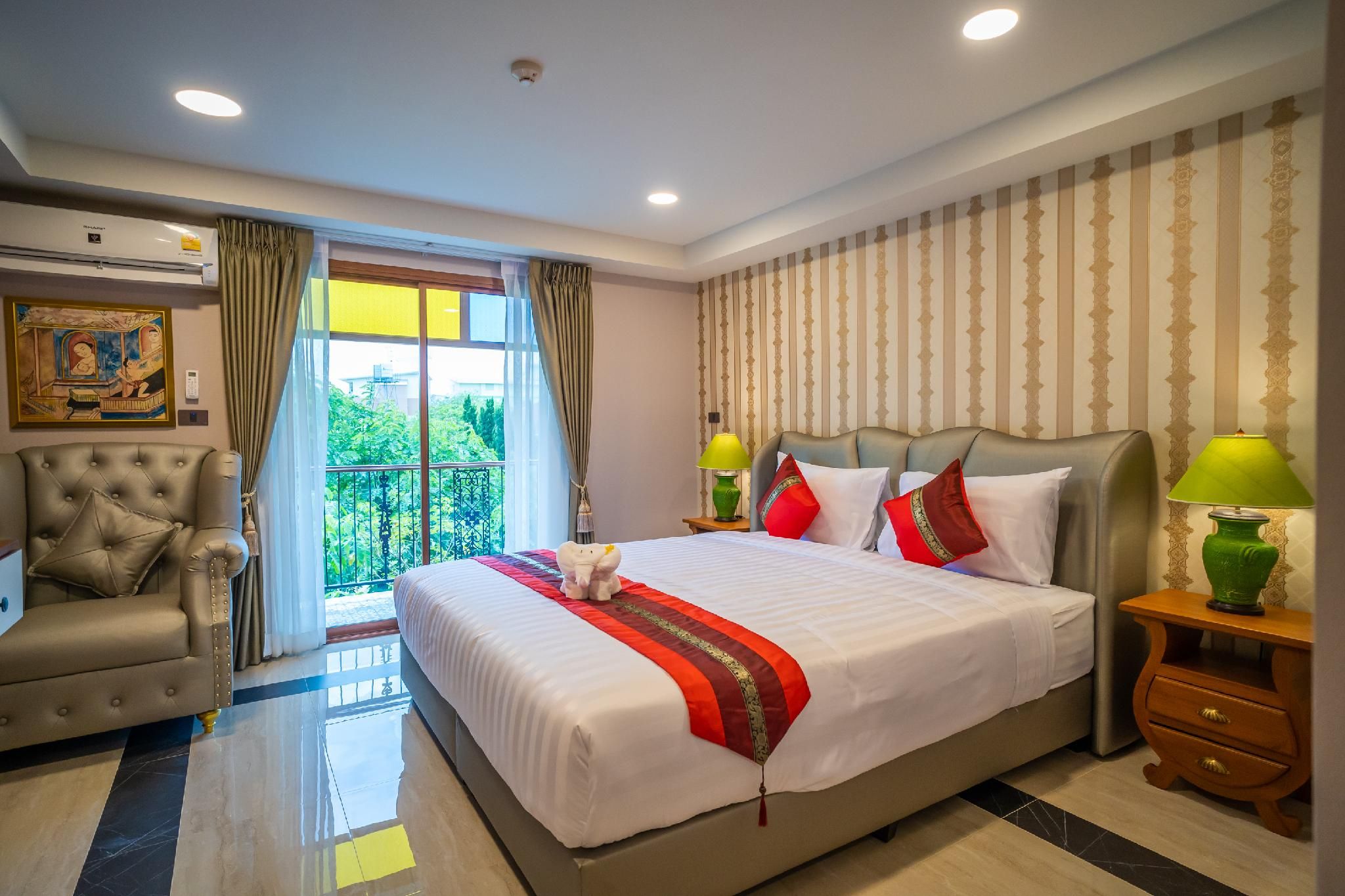 Siri Nakornpink Chiang Mai Hotel Deluxe King Room 2