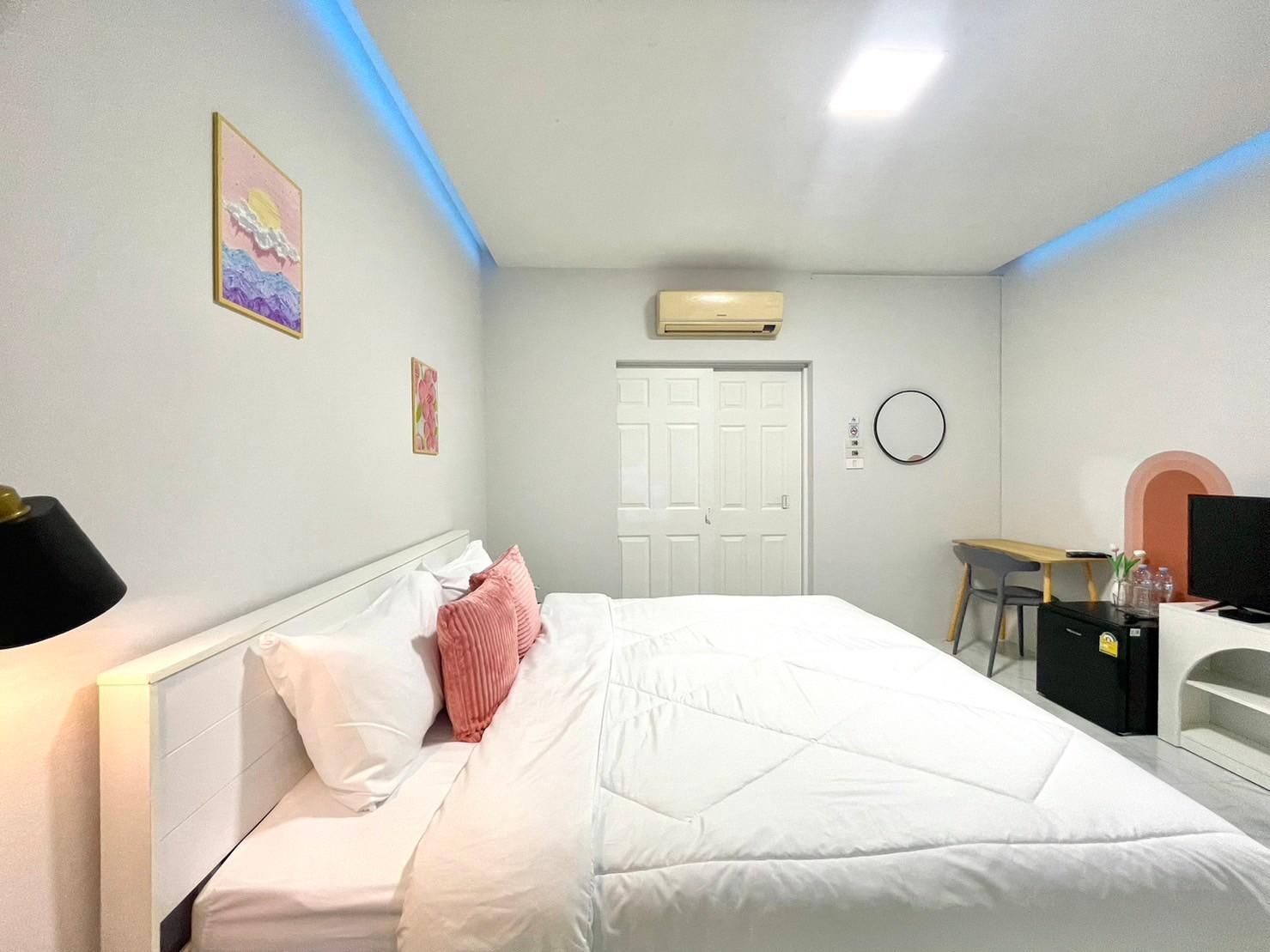 Happiness Double Room
