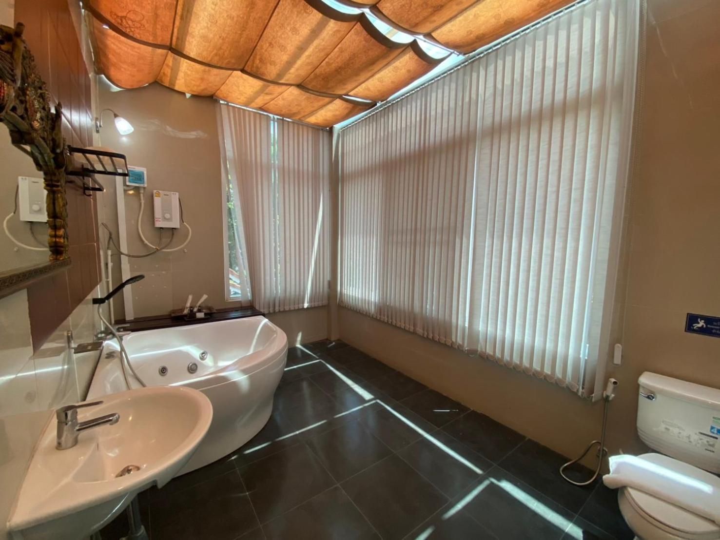 King Room with Garden View