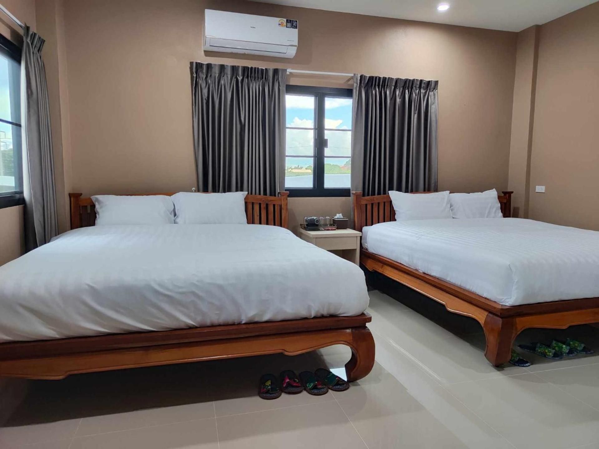 Deluxe Family Room