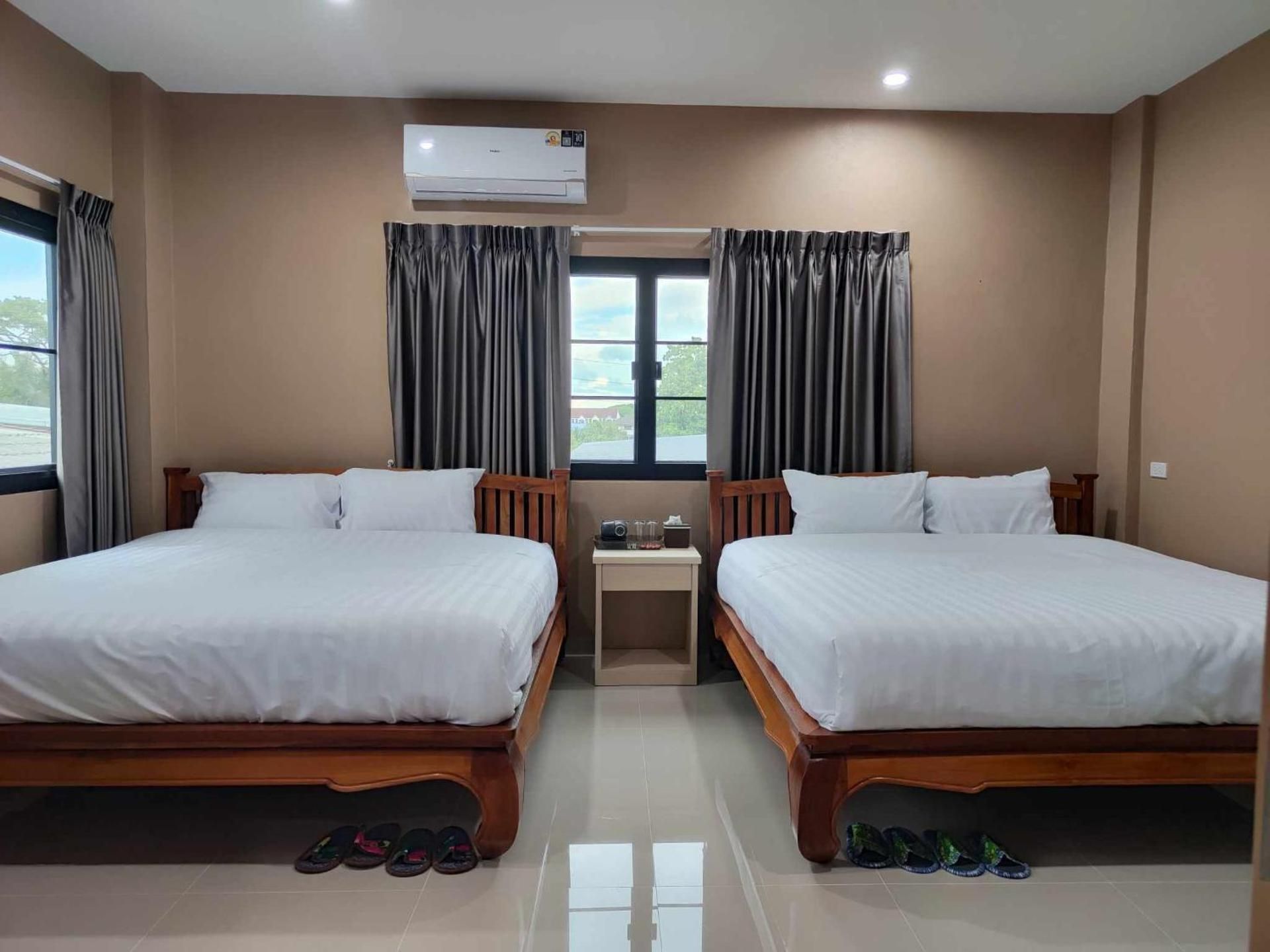 Deluxe Family Room