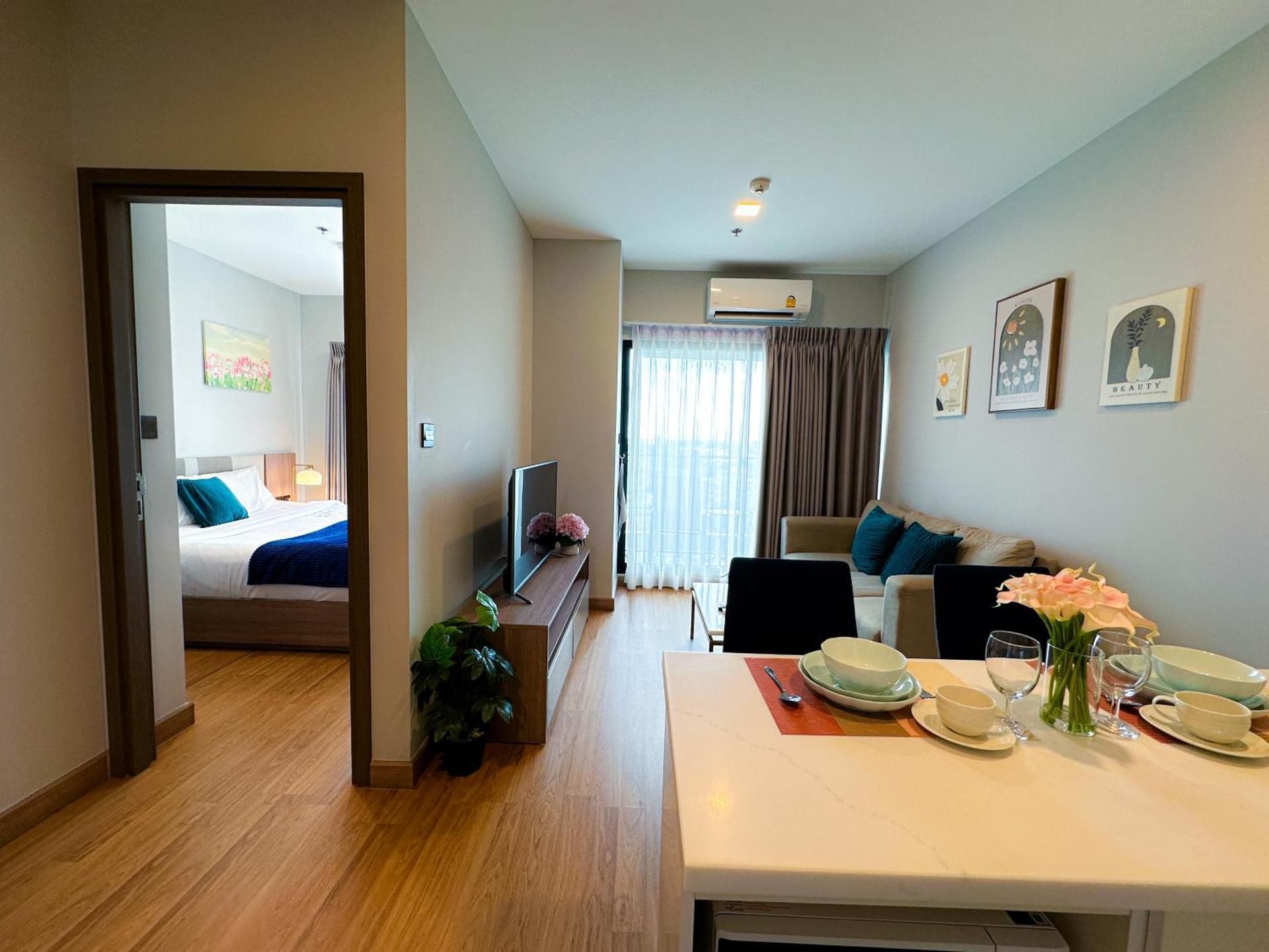 One-Bedroom Apartment