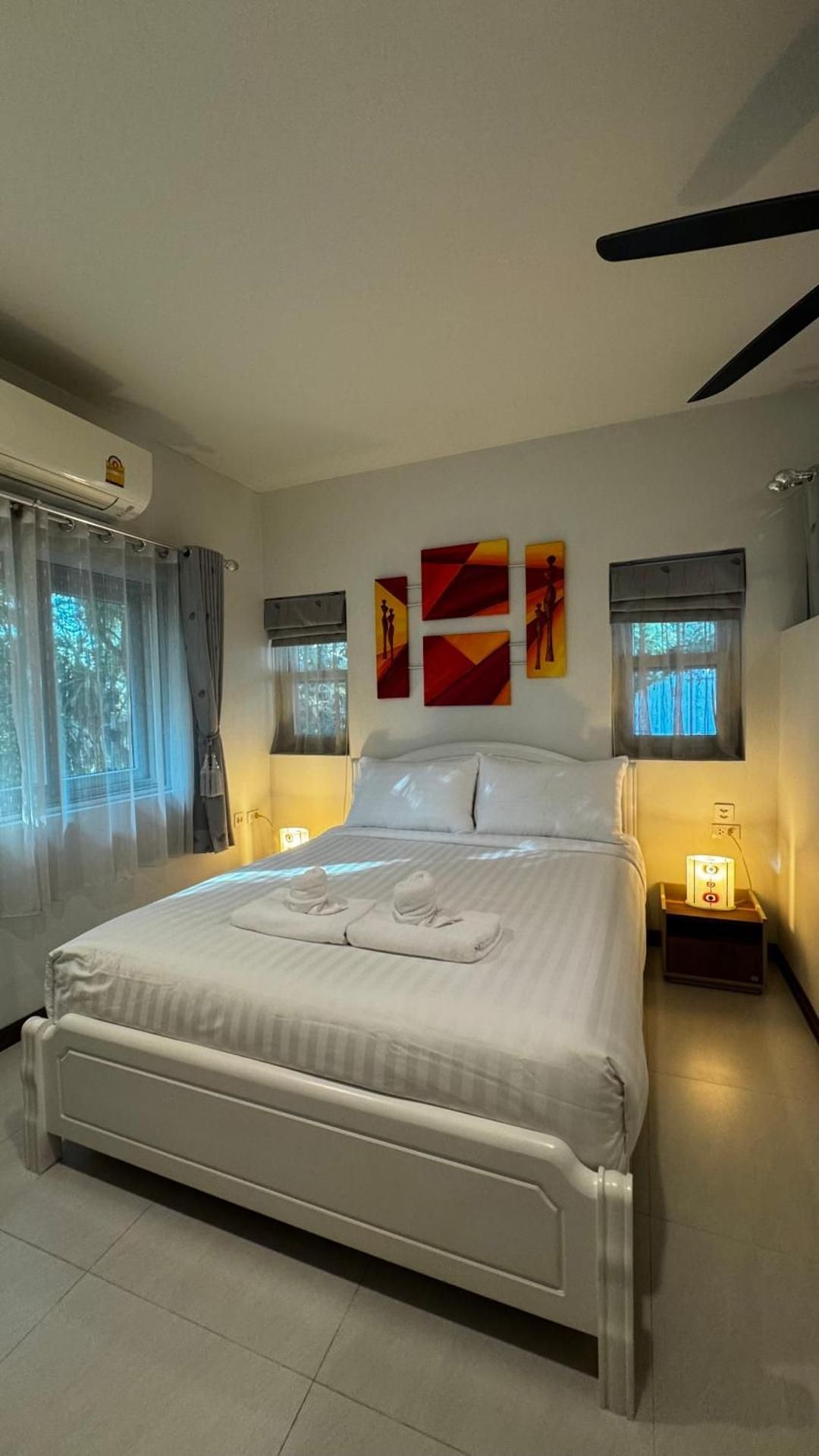 Deluxe Queen Suite