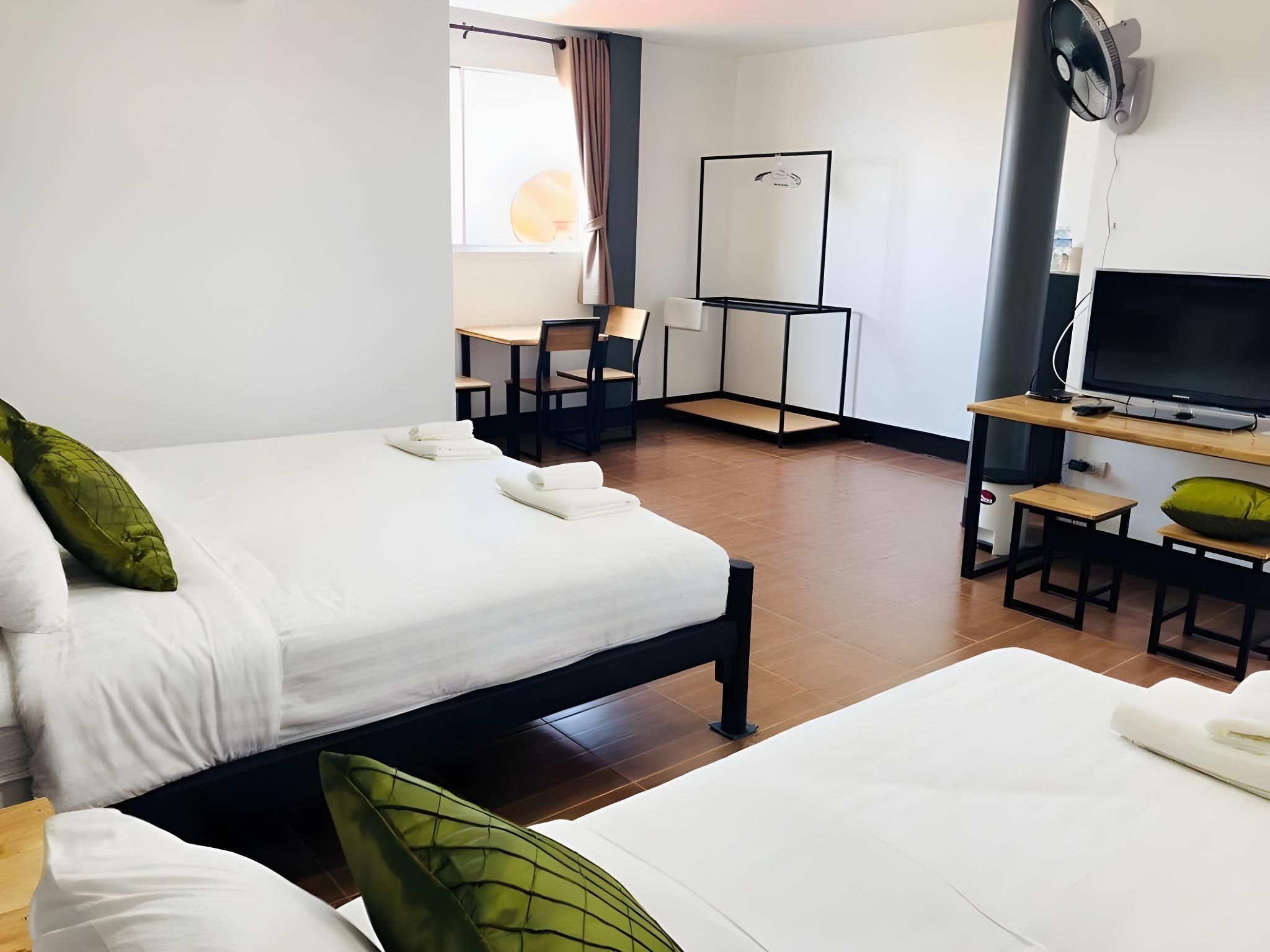Triple Room with Shower - Non-Smoking