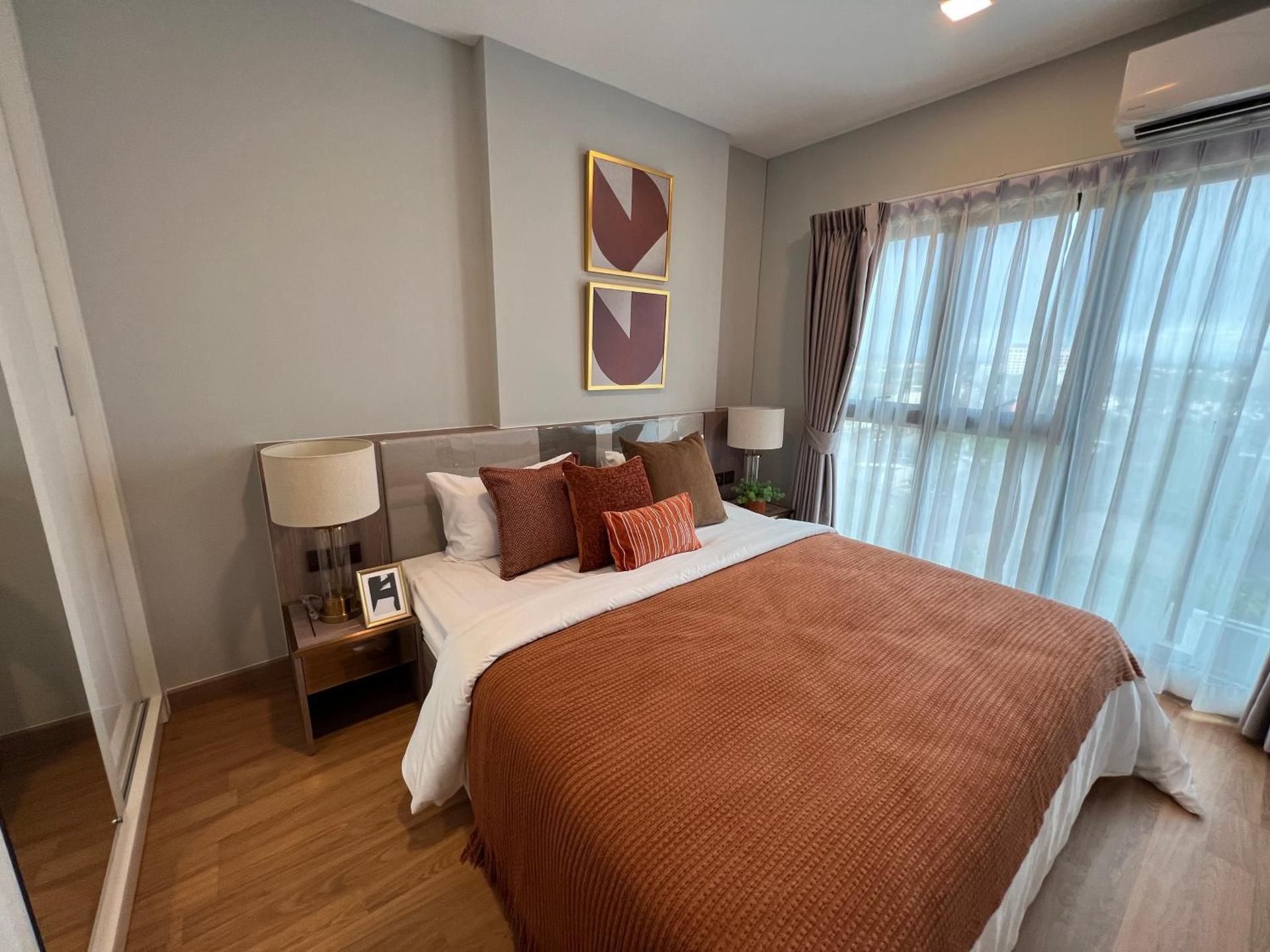 Two-Bedroom Deluxe Apartment with Balcony