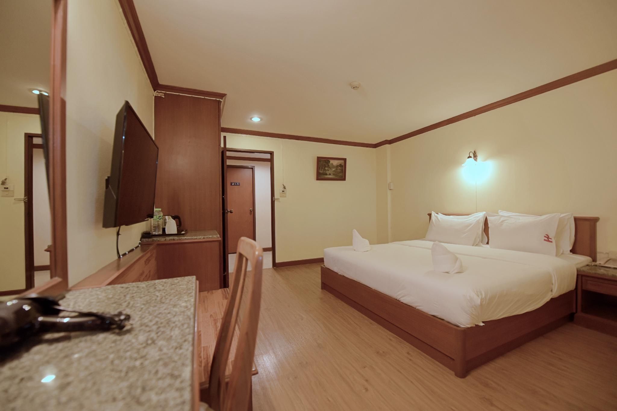 Deluxe King Bed Room