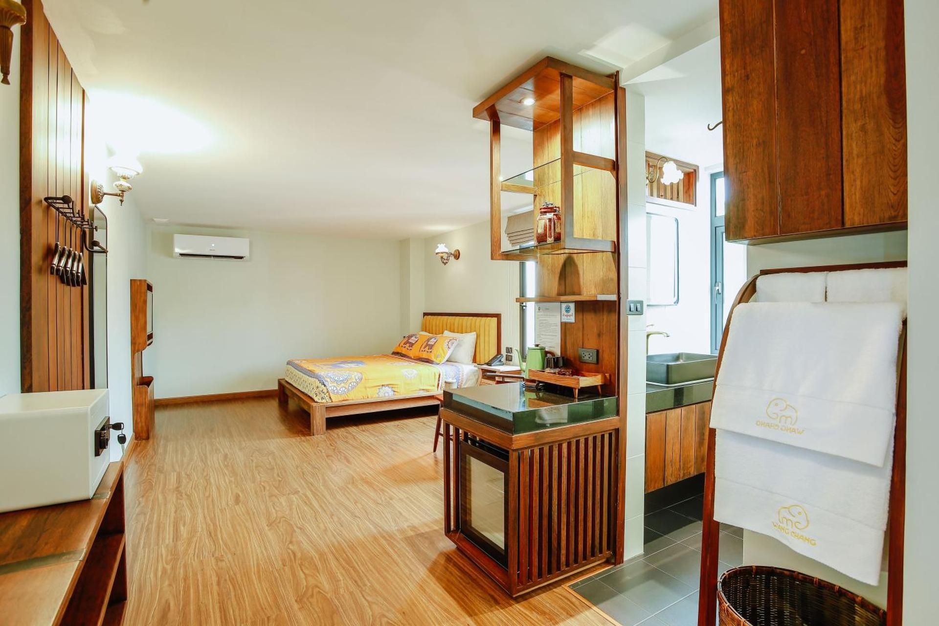 Deluxe King Room