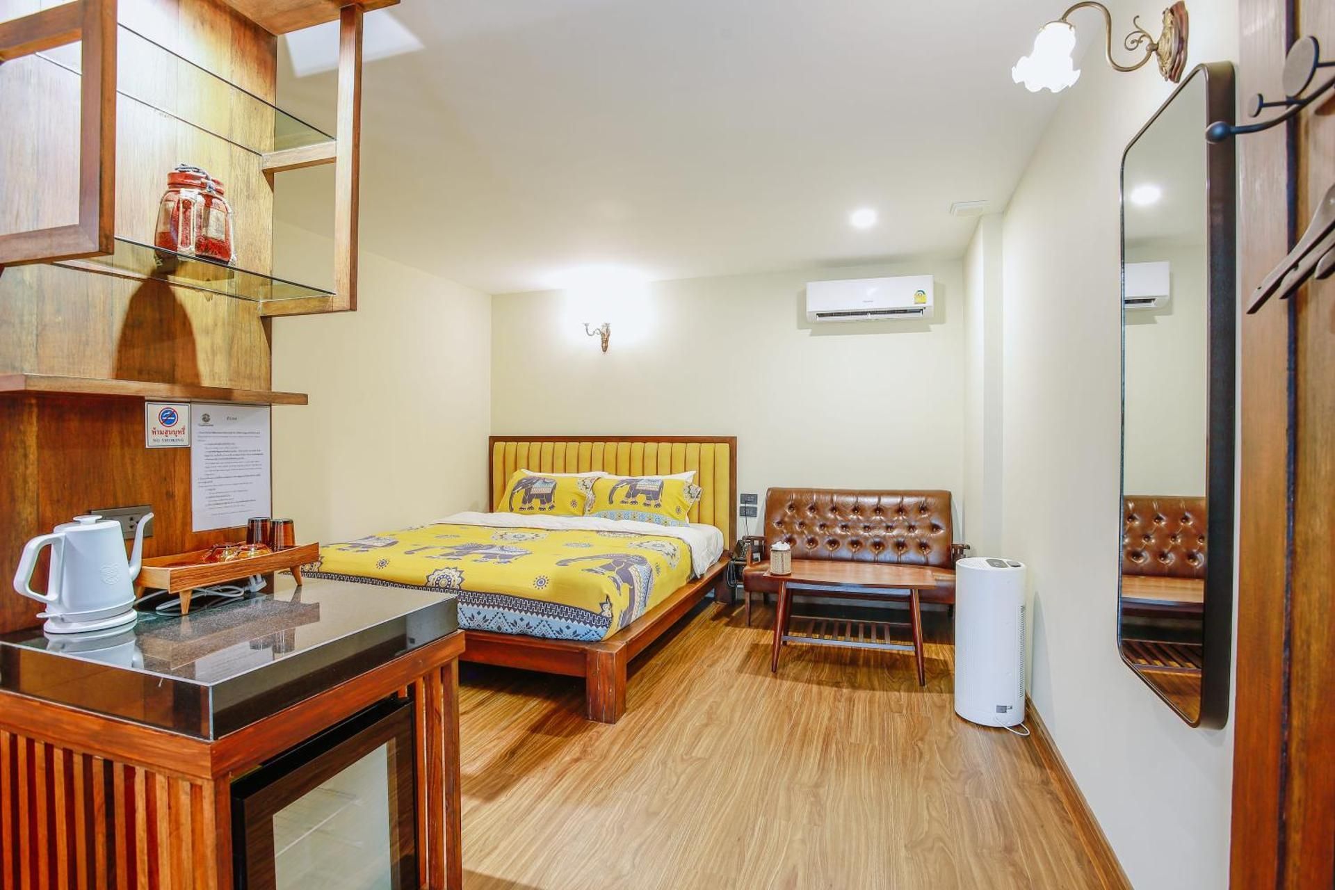 Superior King Room with Sofa Bed