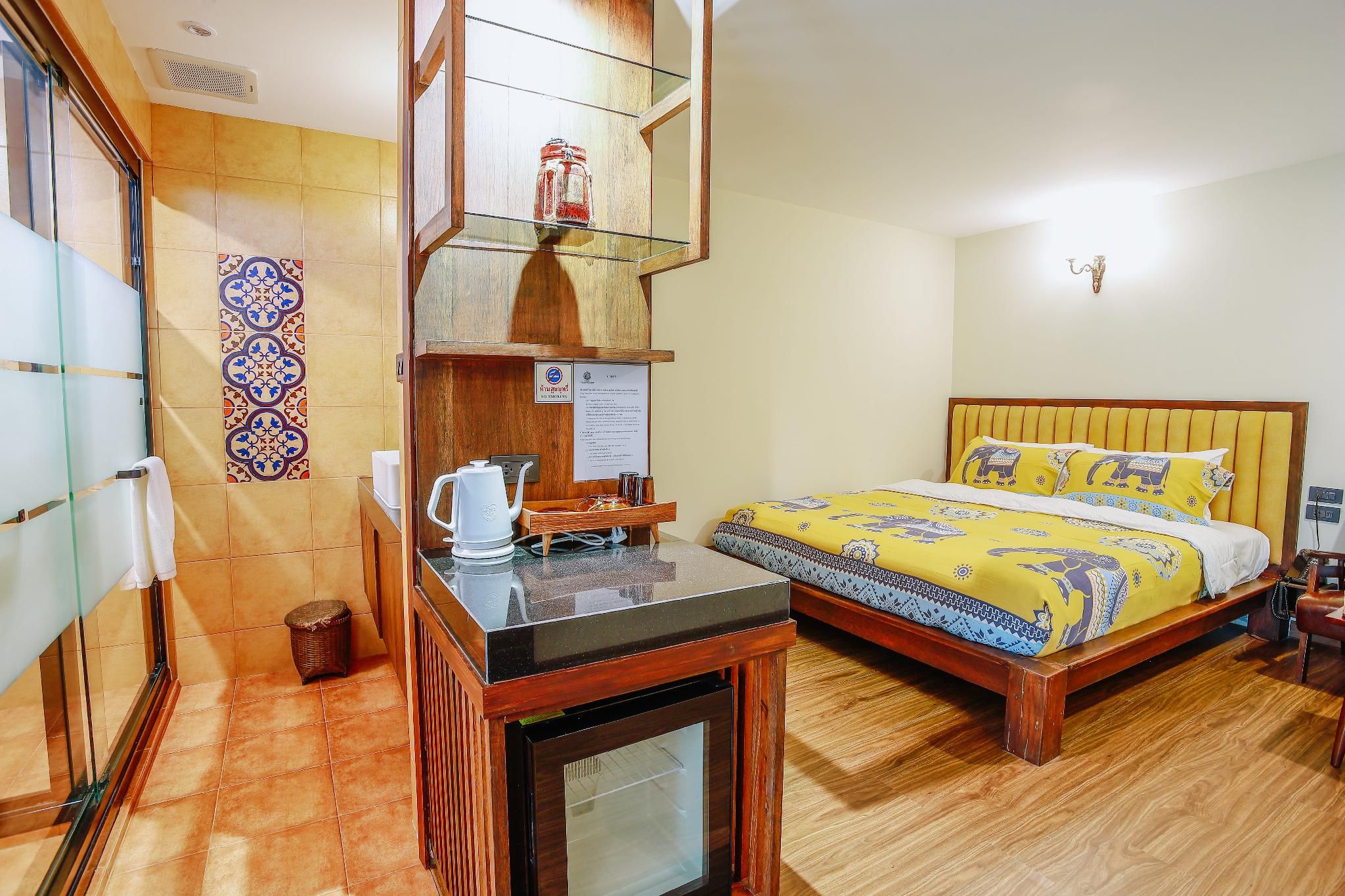 Superior King Room with Sofa Bed