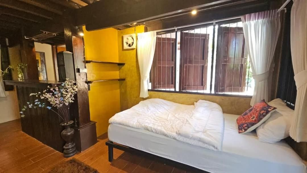 Standard Twin Room with Garden View