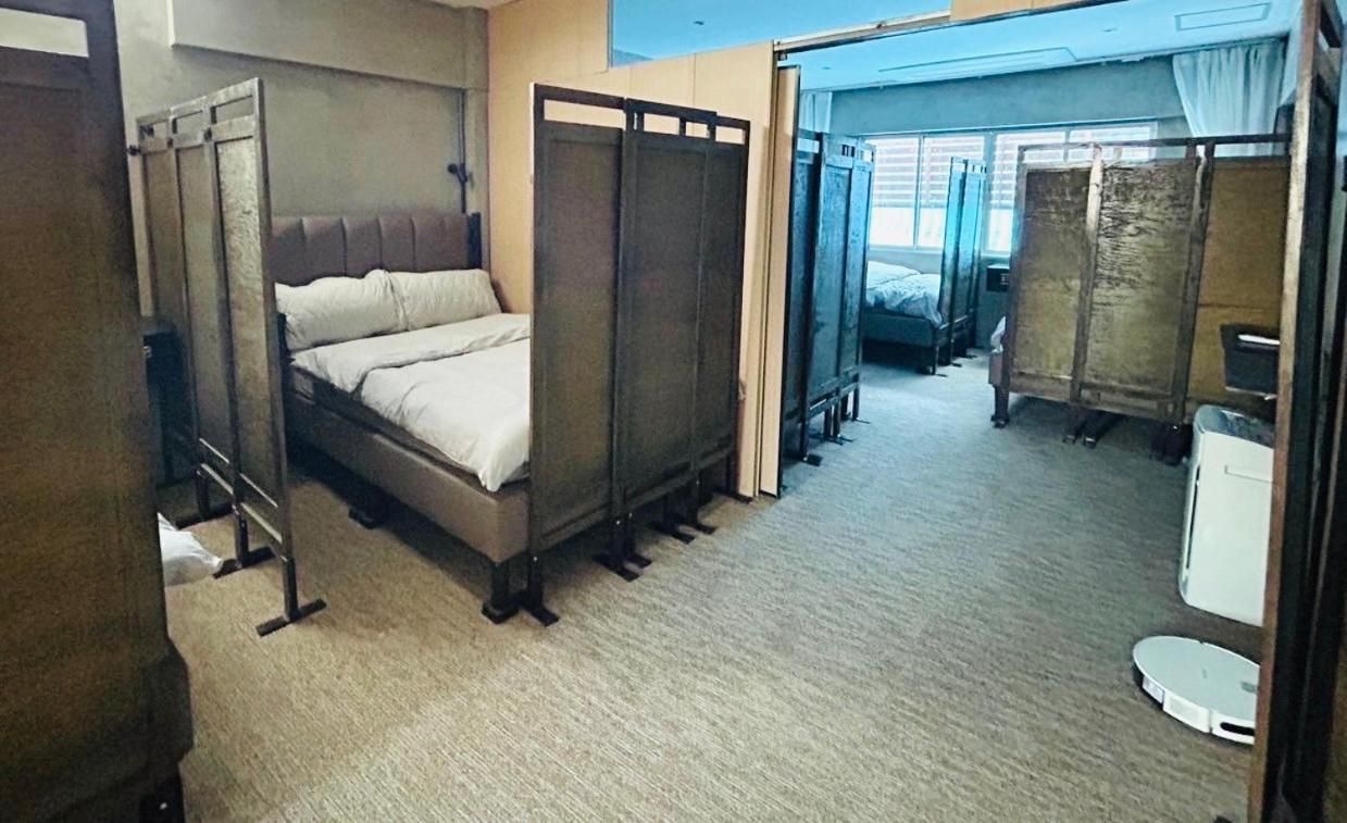 Single Bed in Mixed Dormitory Room