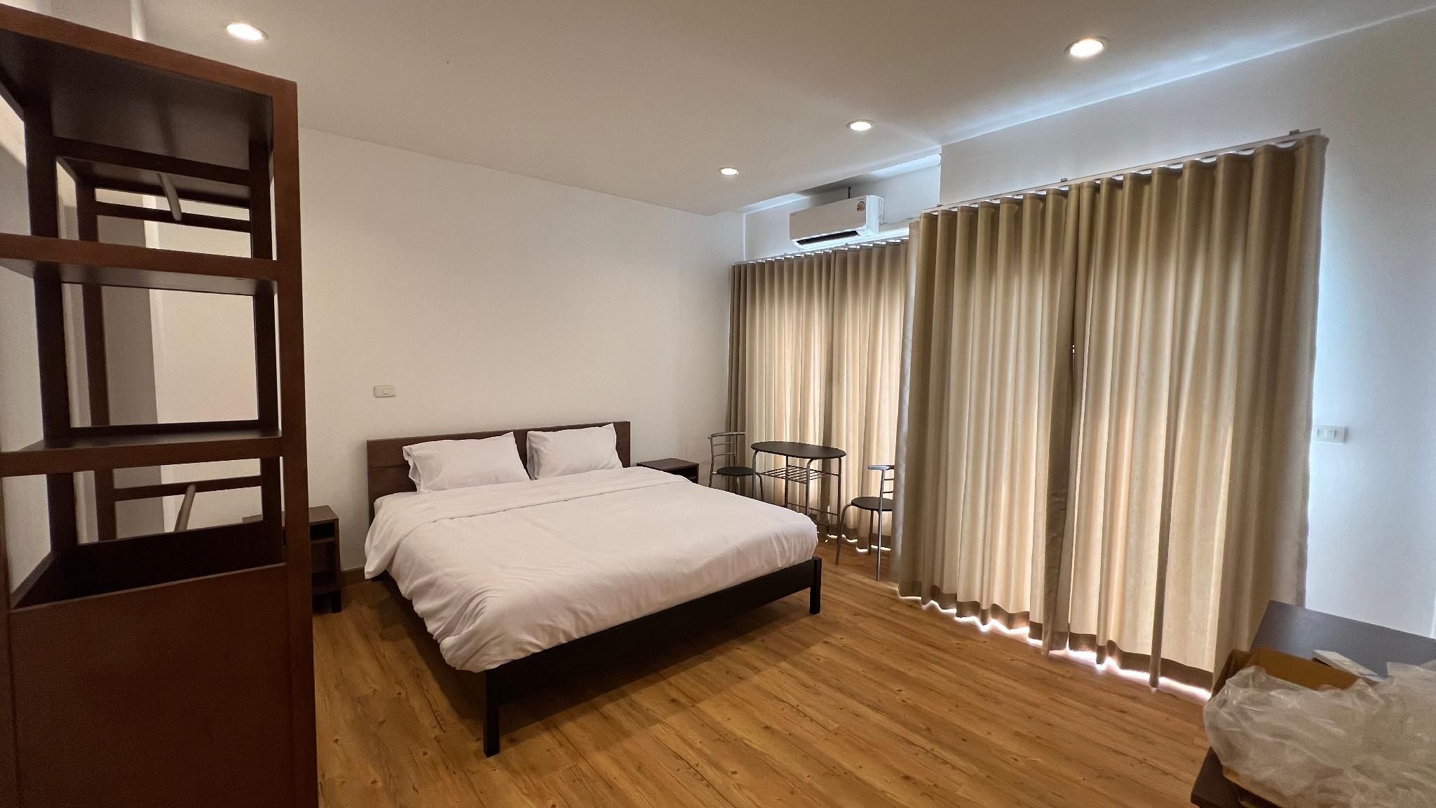 Studio with Large Single Bed