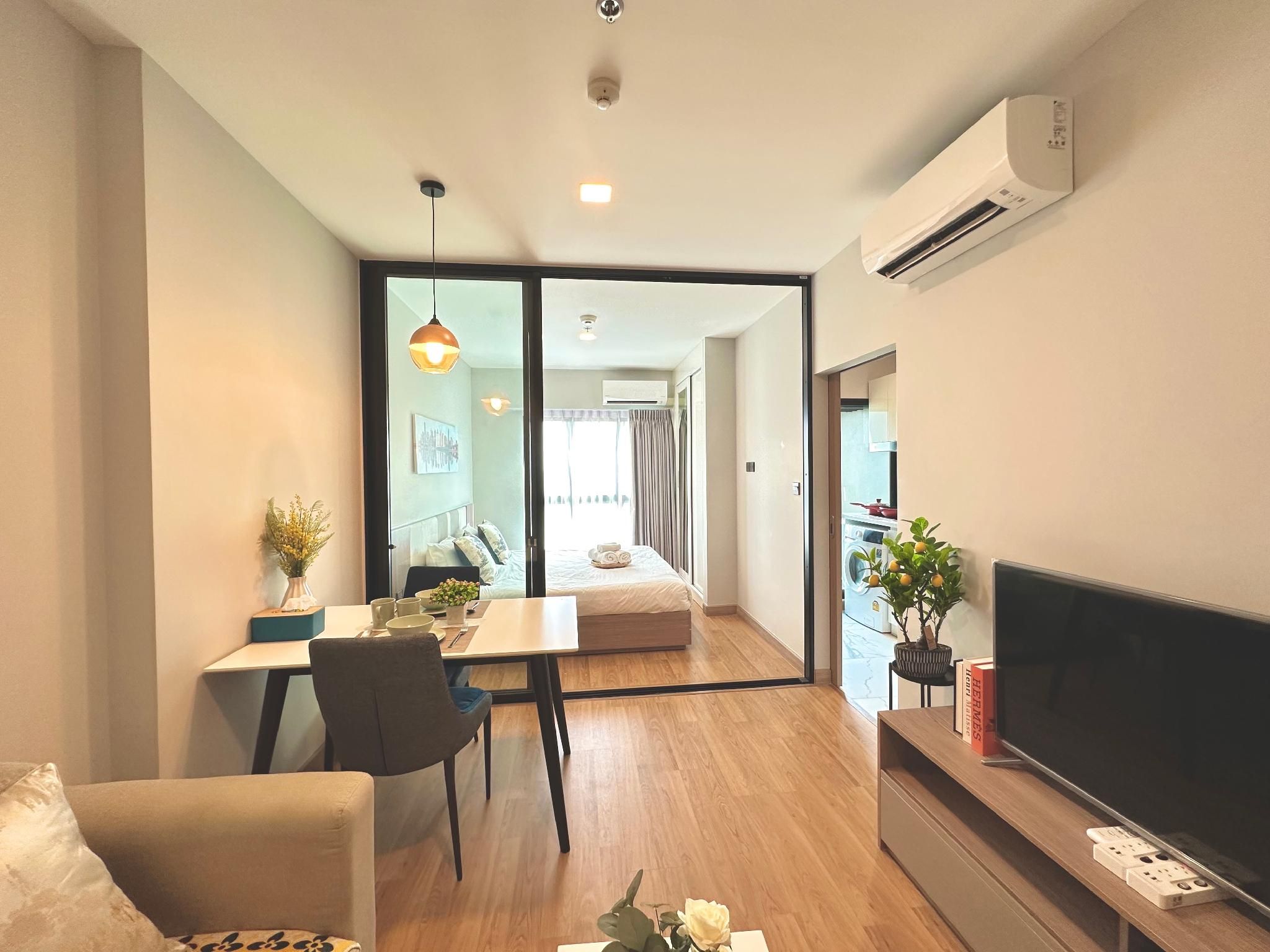 Studio - King Room with Balcony