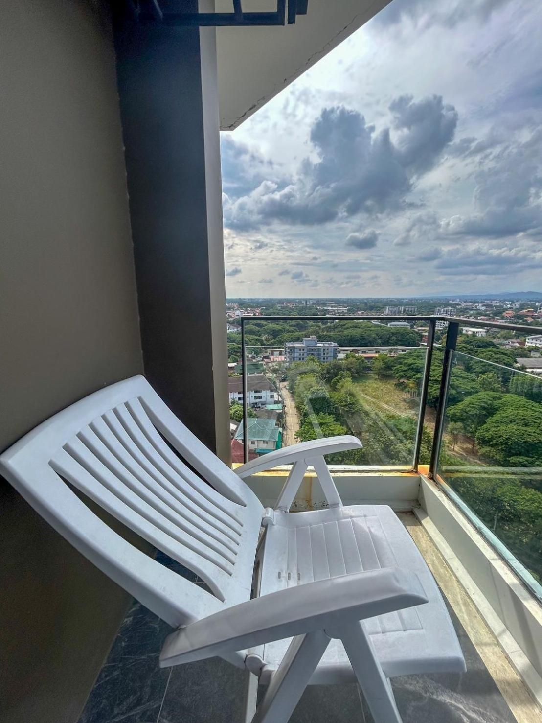 One-Bedroom Apartment with Balcony and Mountain View