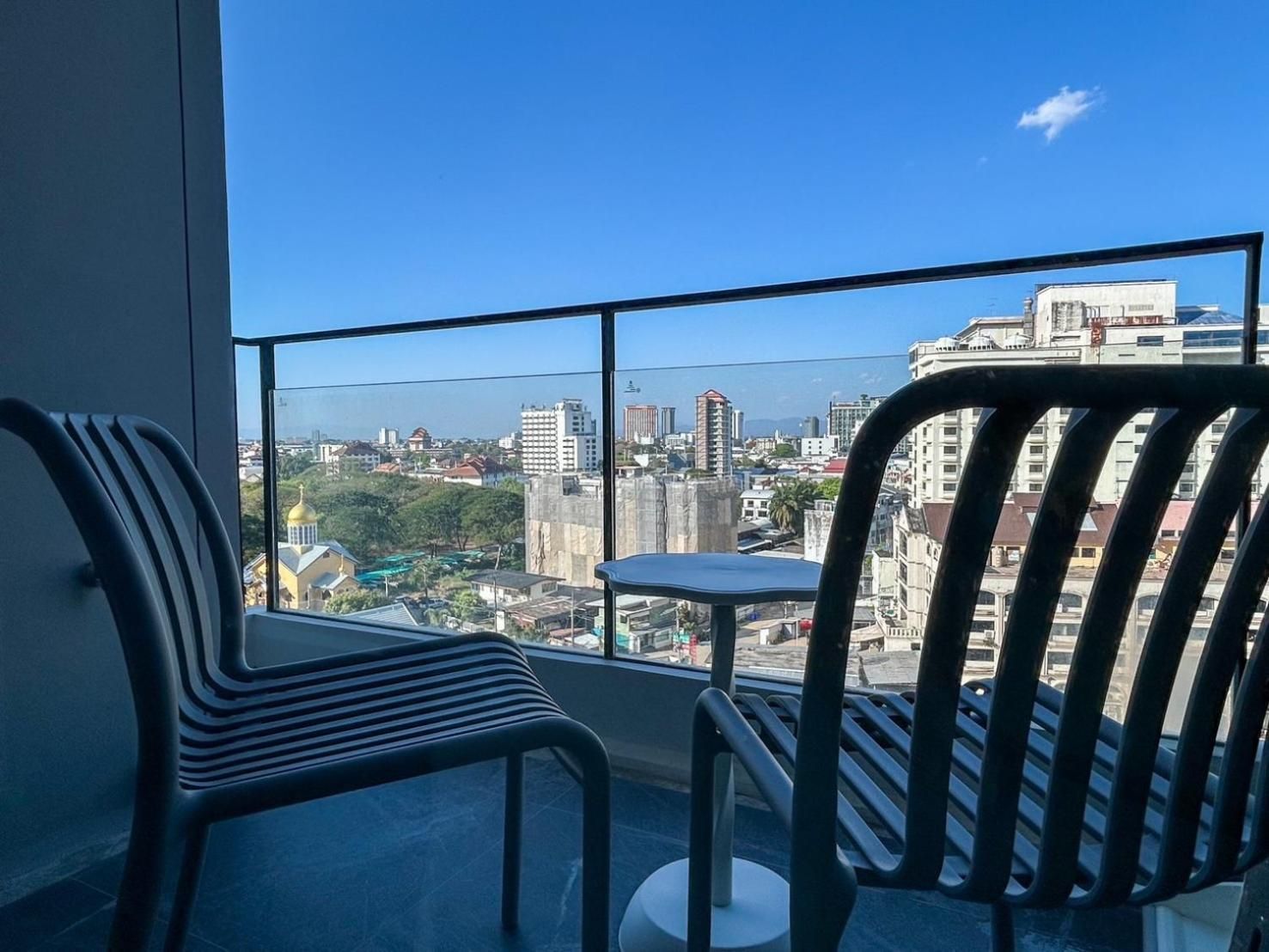 One-Bedroom Apartment with City View