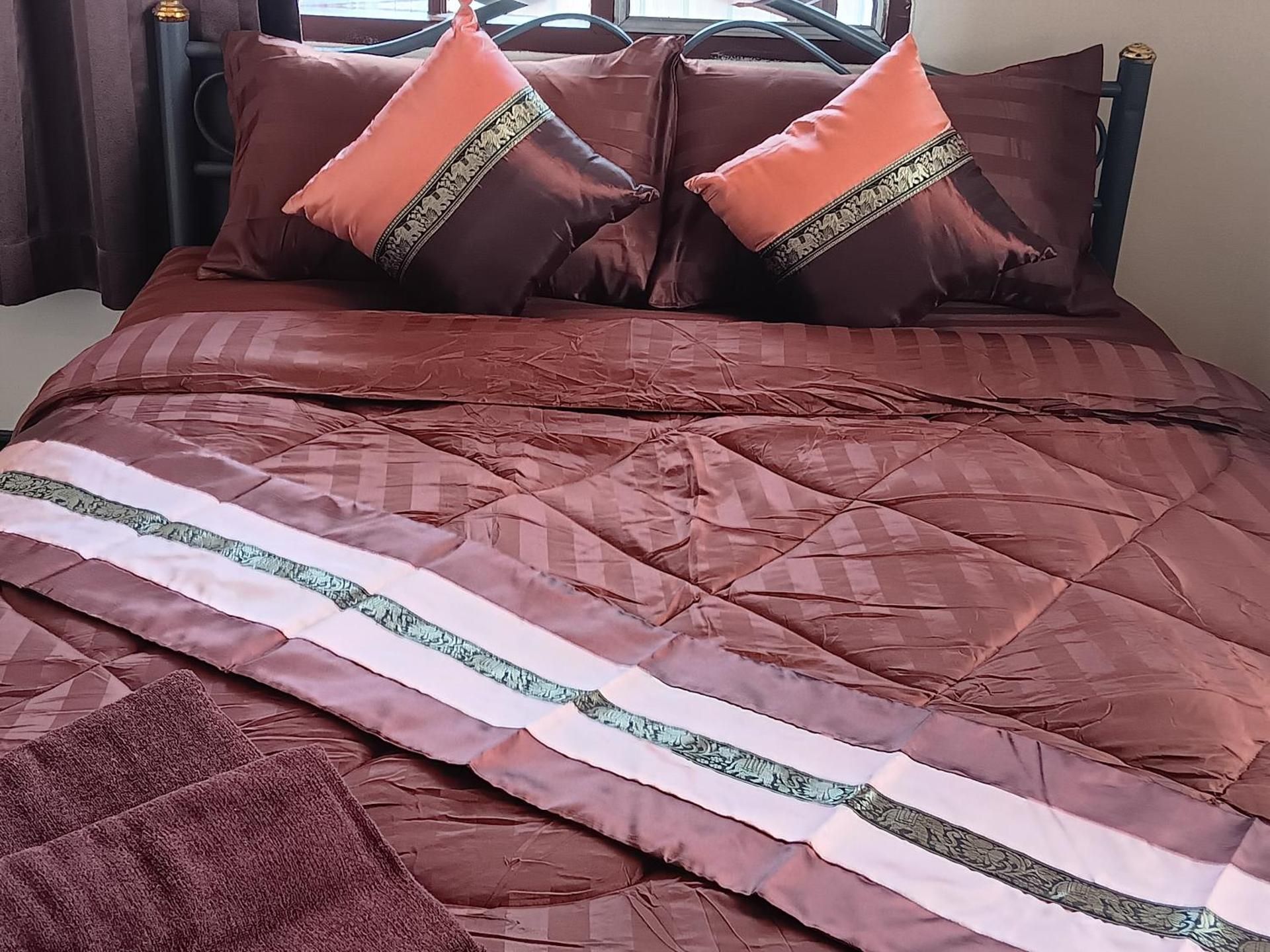 Standard Double Room with Shared Bathroom