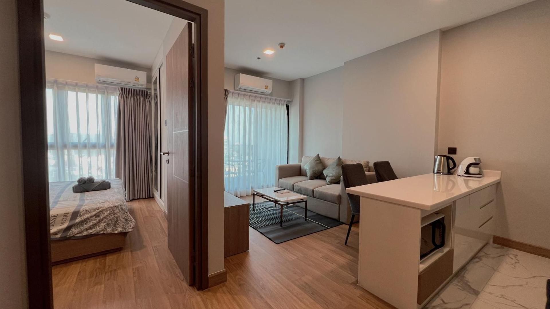 One-Bedroom Apartment