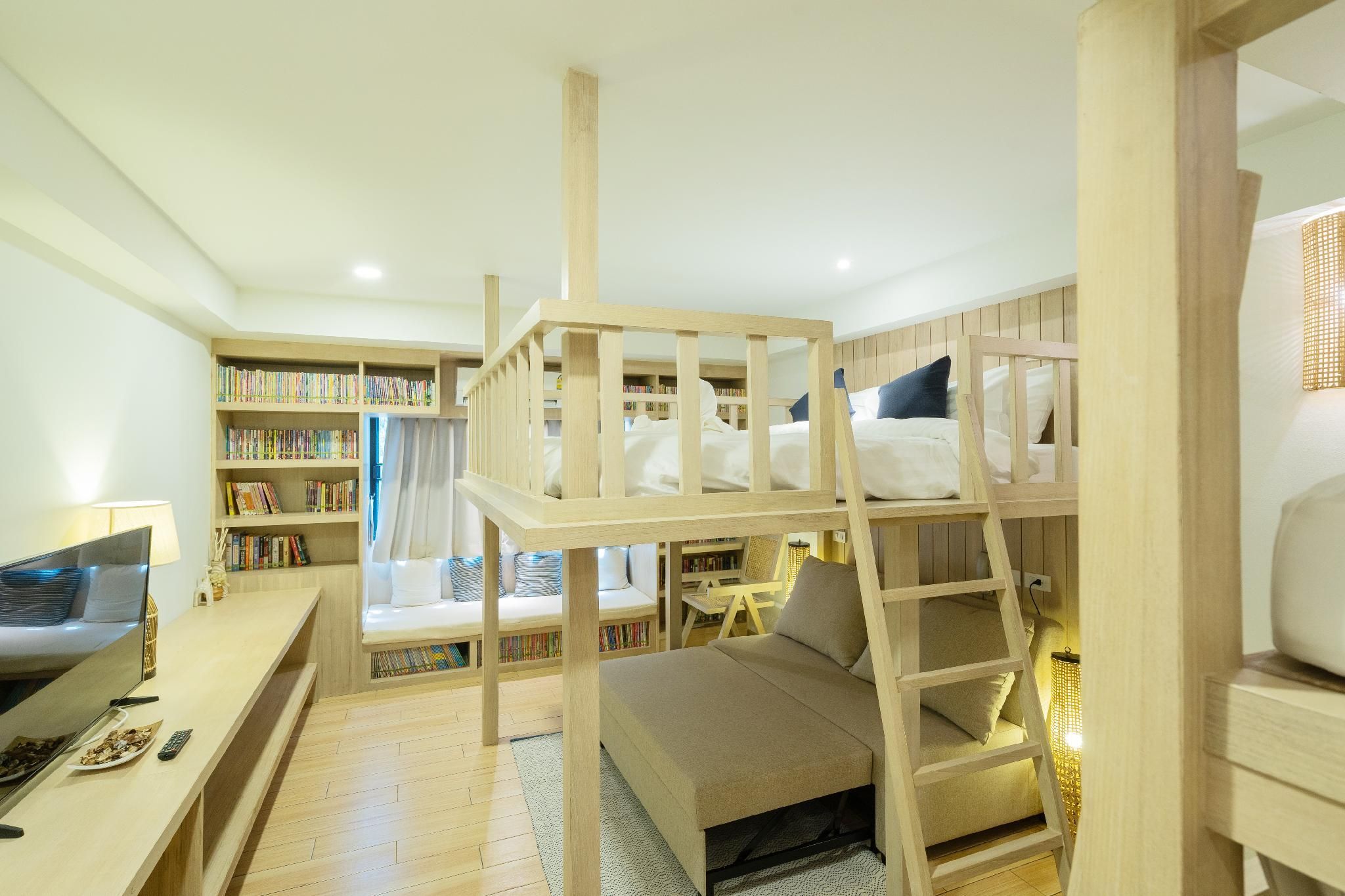 Deluxe Family Suite Non-Smoking