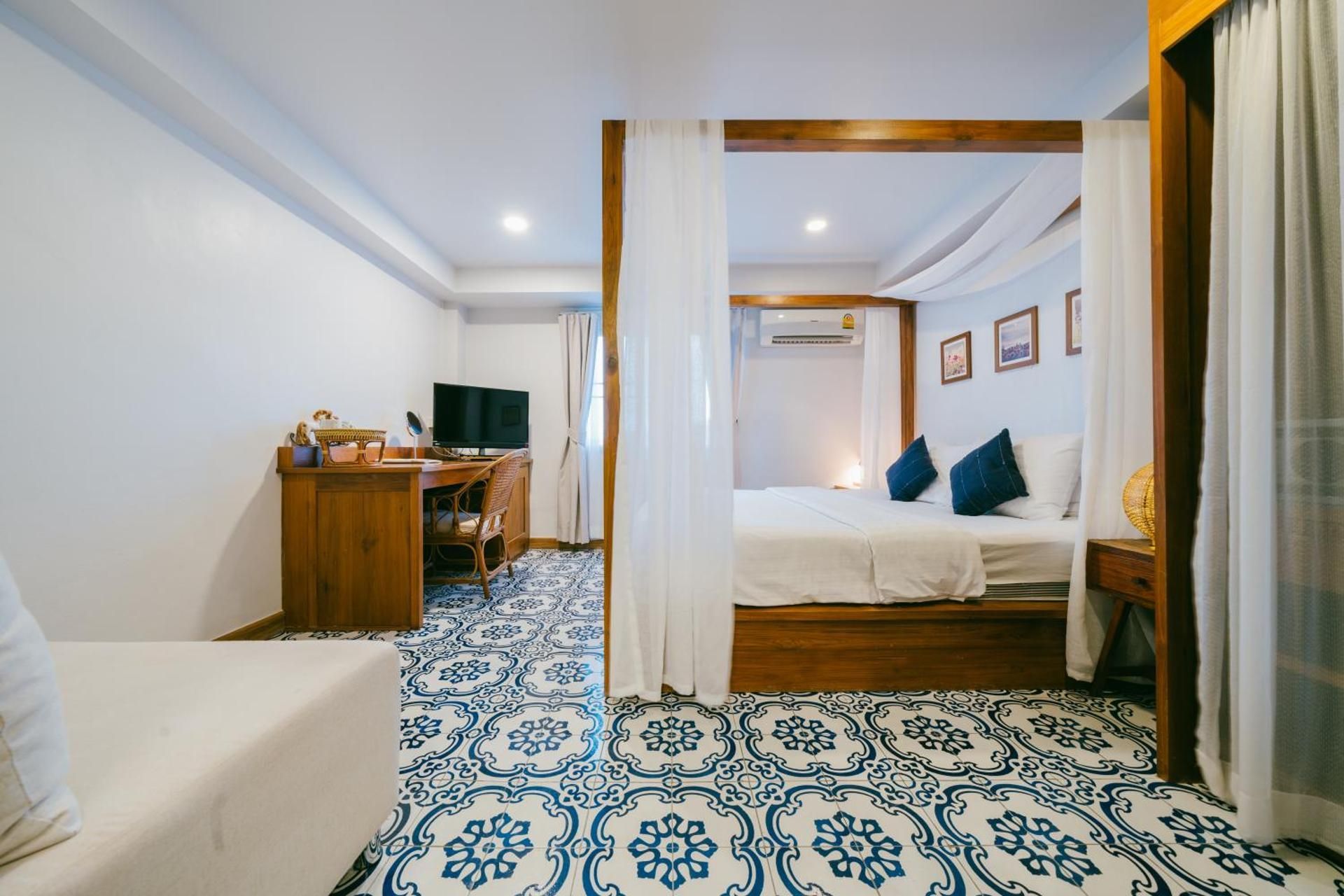 Amaka Bed and Breakfast Deluxe Non Smoking King Room 2