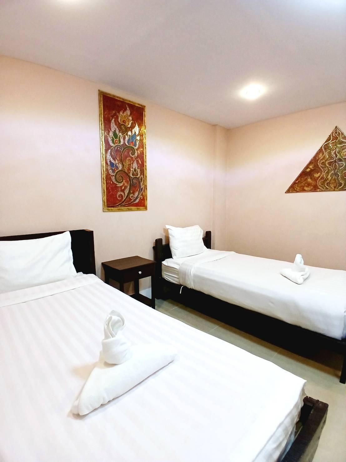 Deluxe Twin Room Type A