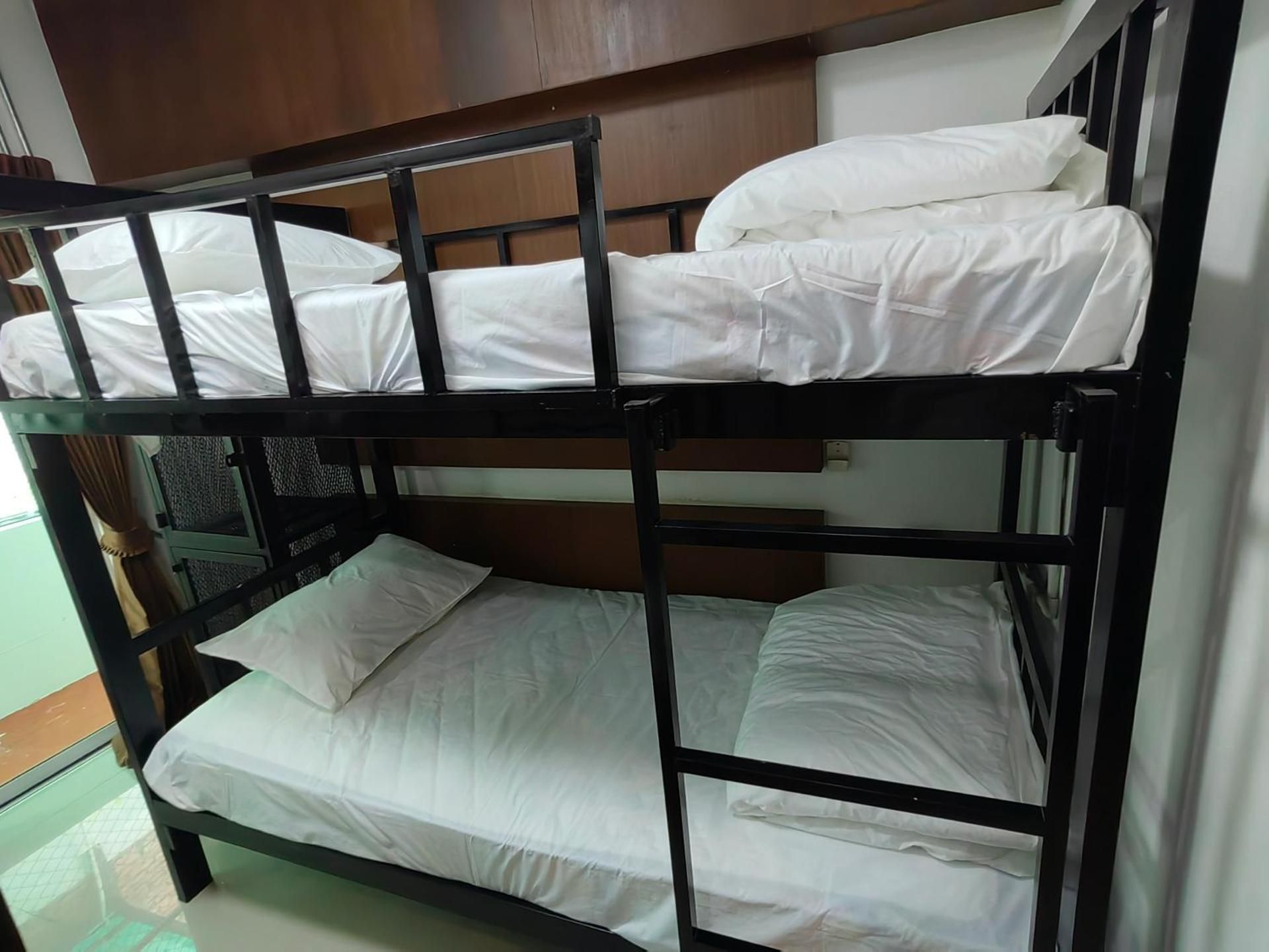 Quadruple Room with Private Bathroom