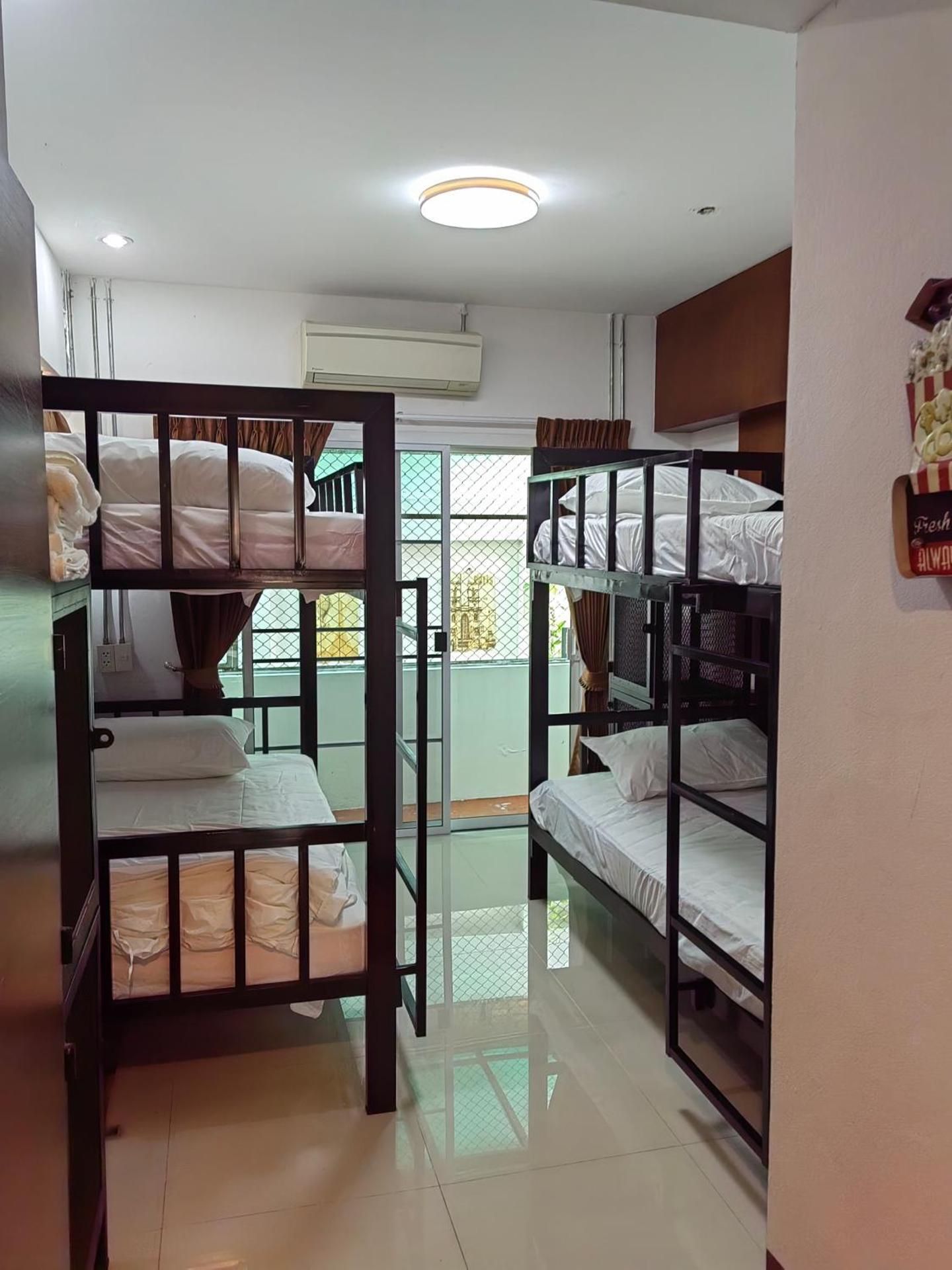 Quadruple Room with Private Bathroom