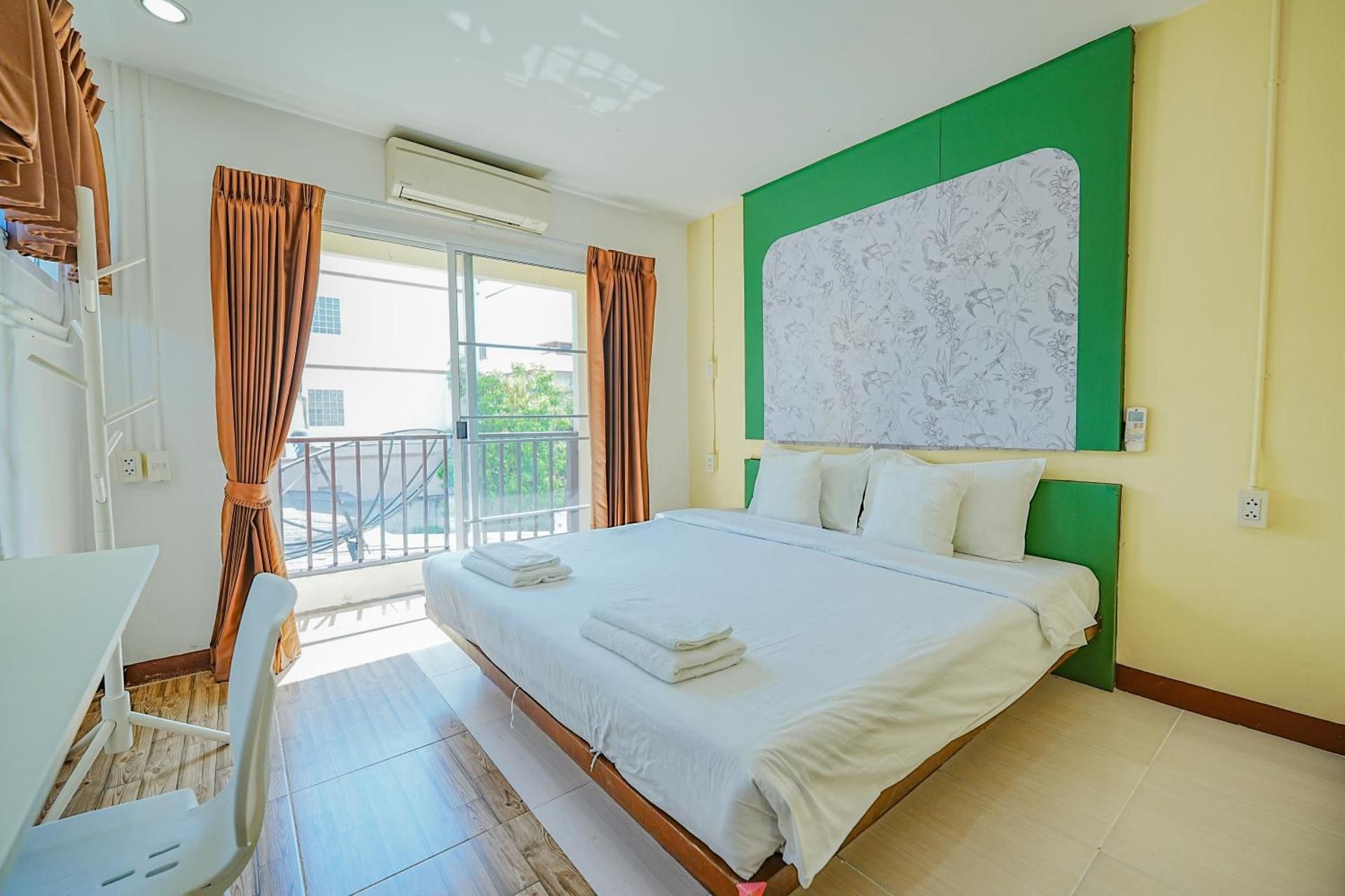 Deluxe Queen Room