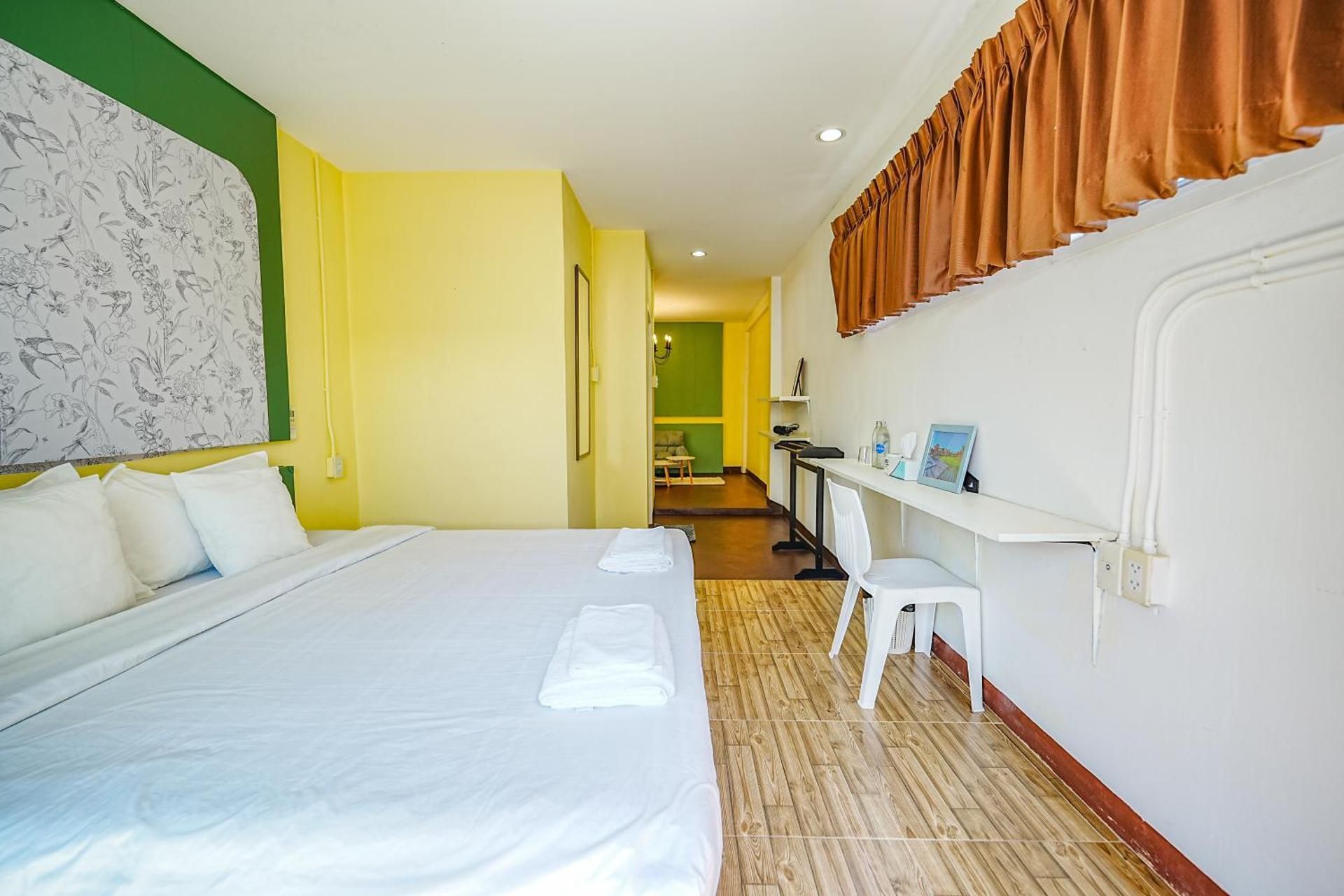 Deluxe Queen Room