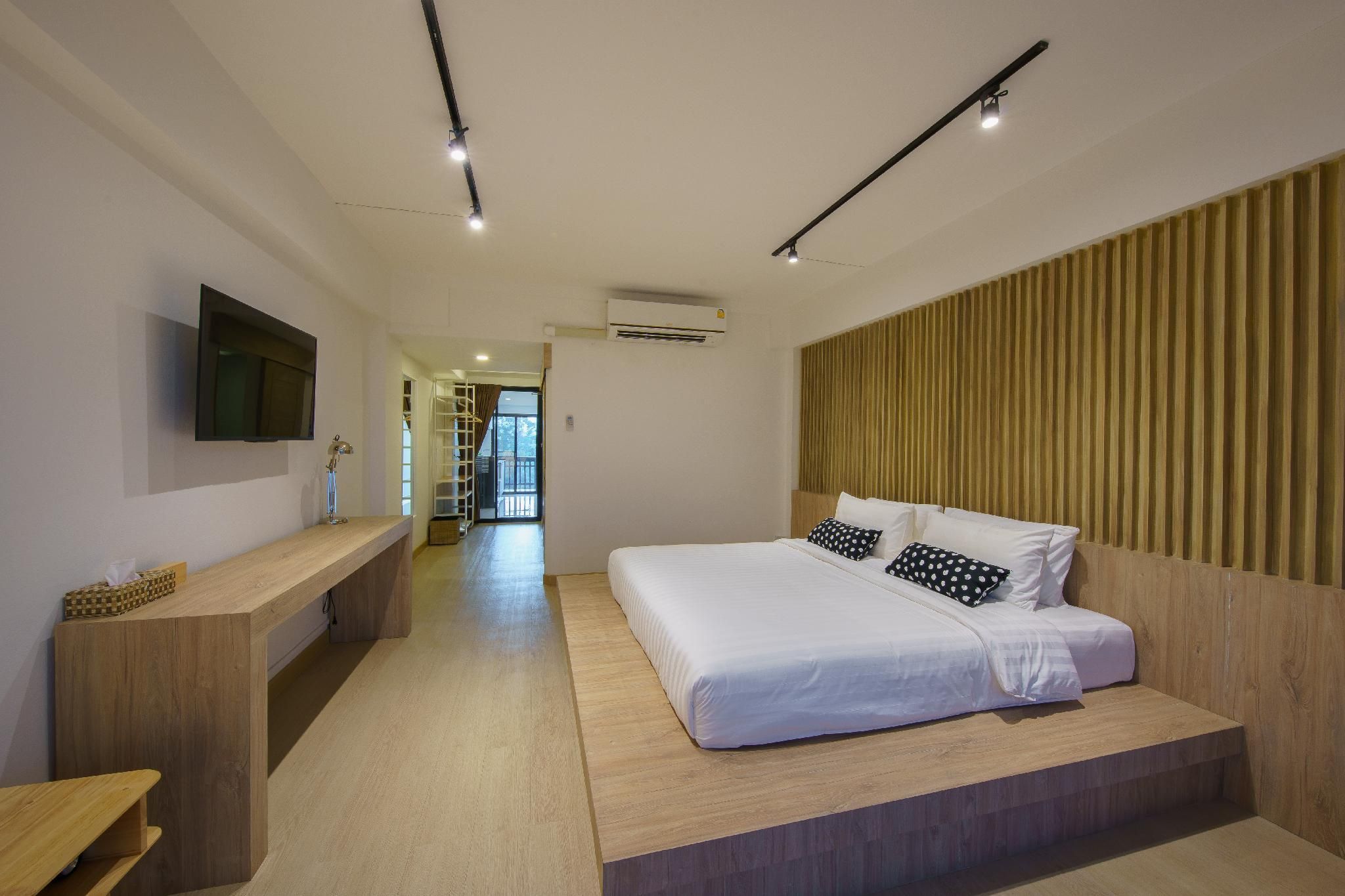 Standard with 1 King Bed