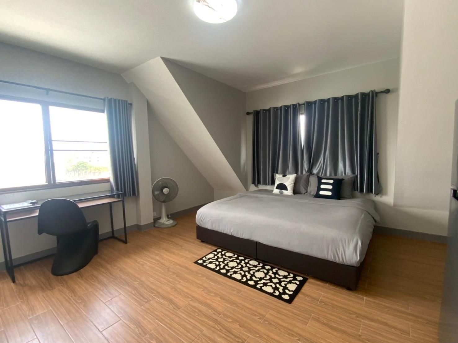 Standard Double Room with Shared Bathroom