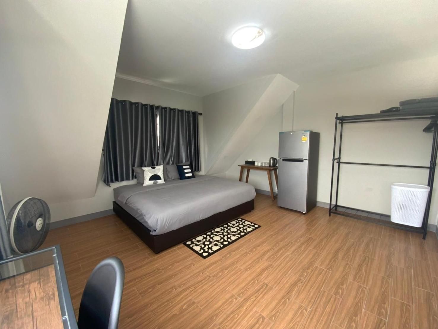 Standard Double Room with Shared Bathroom