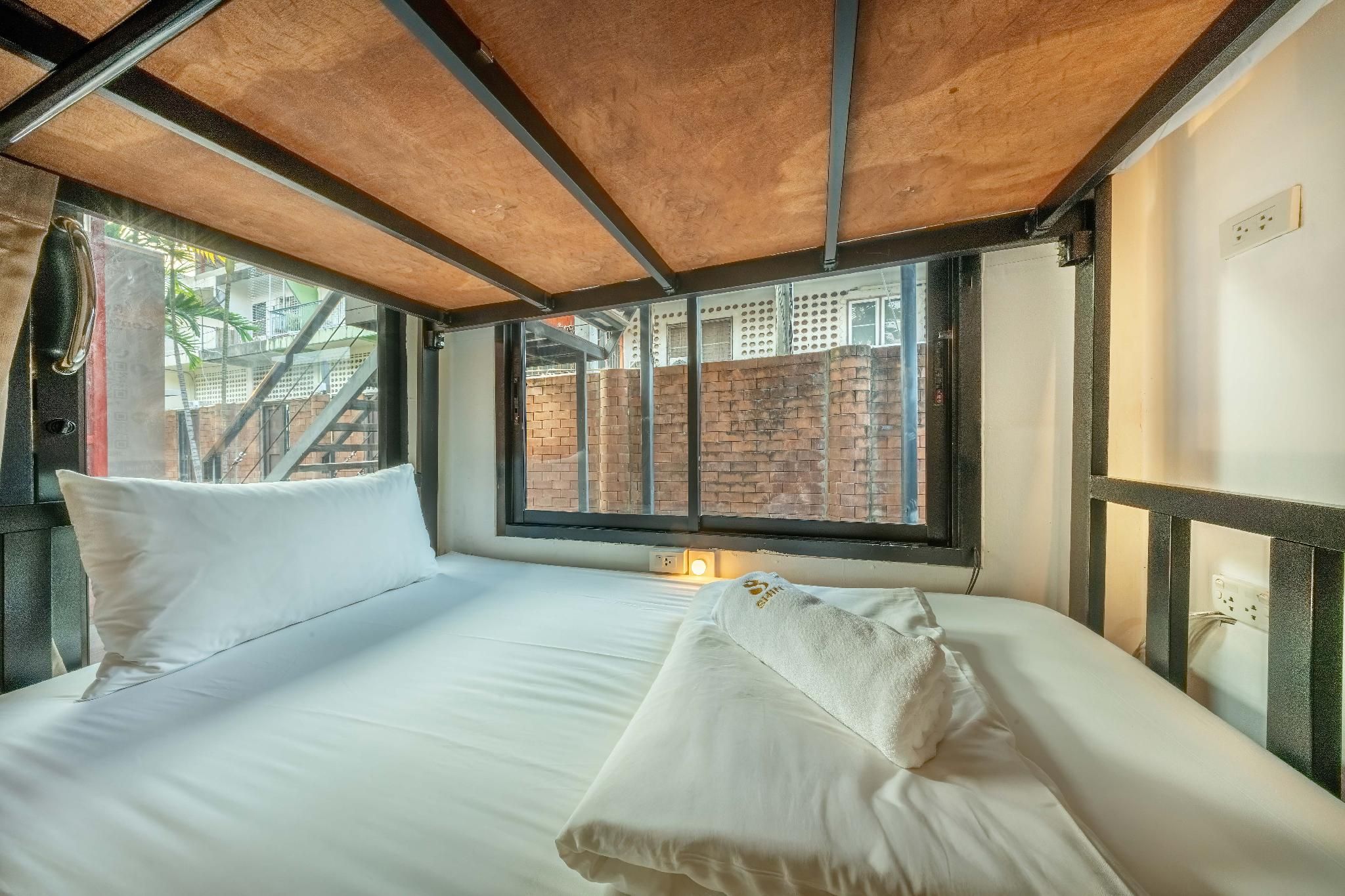 Bed in 10 Bed Female Dormitory