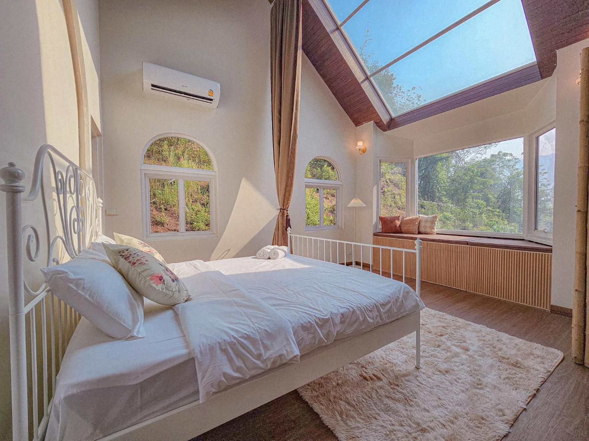 Cozy Wild Two-Bedroom Villa