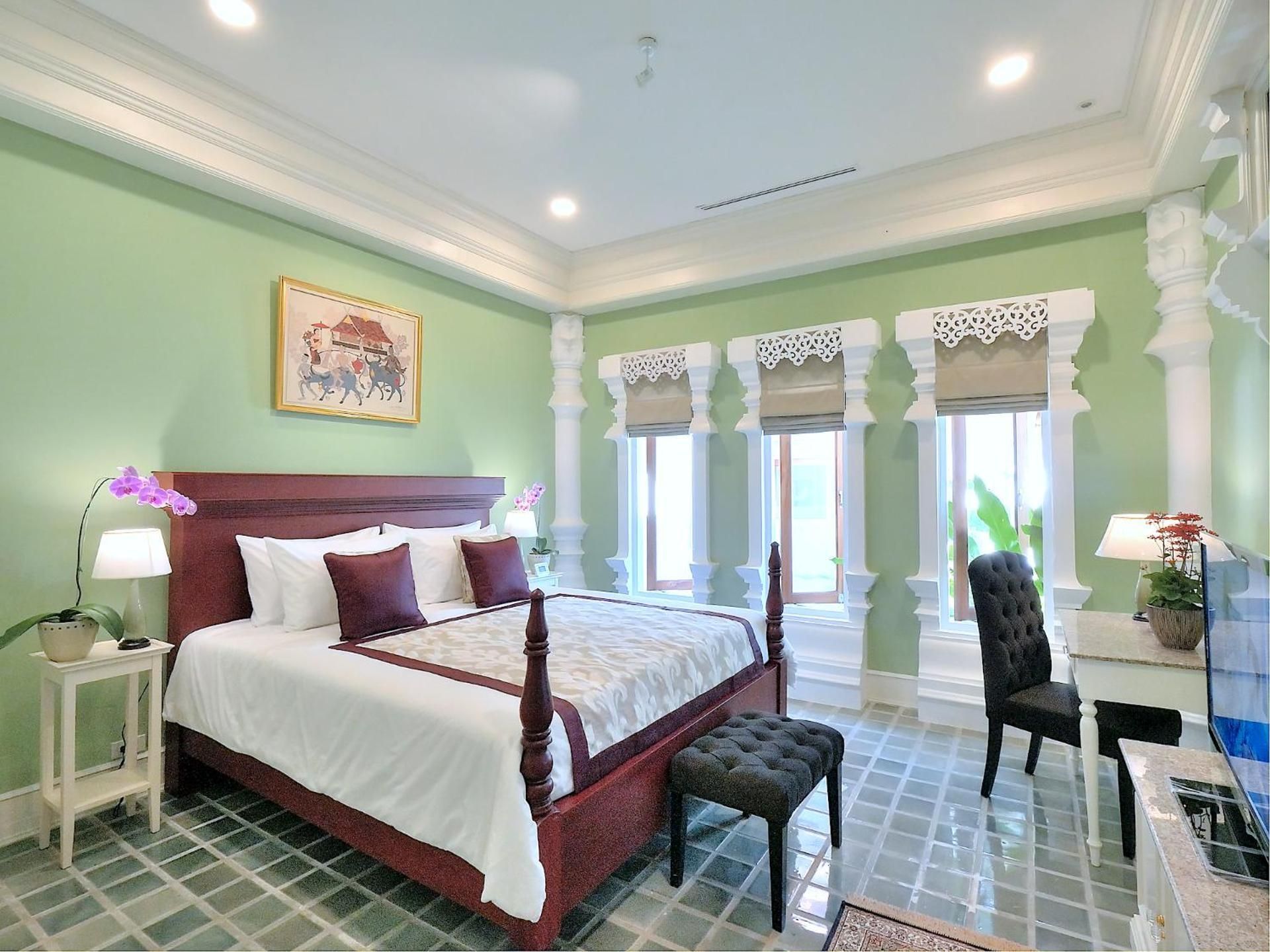 Executive Signature King Suite