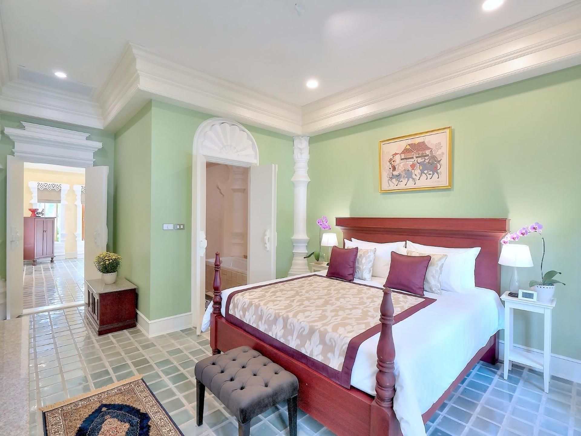 Executive Signature King Suite