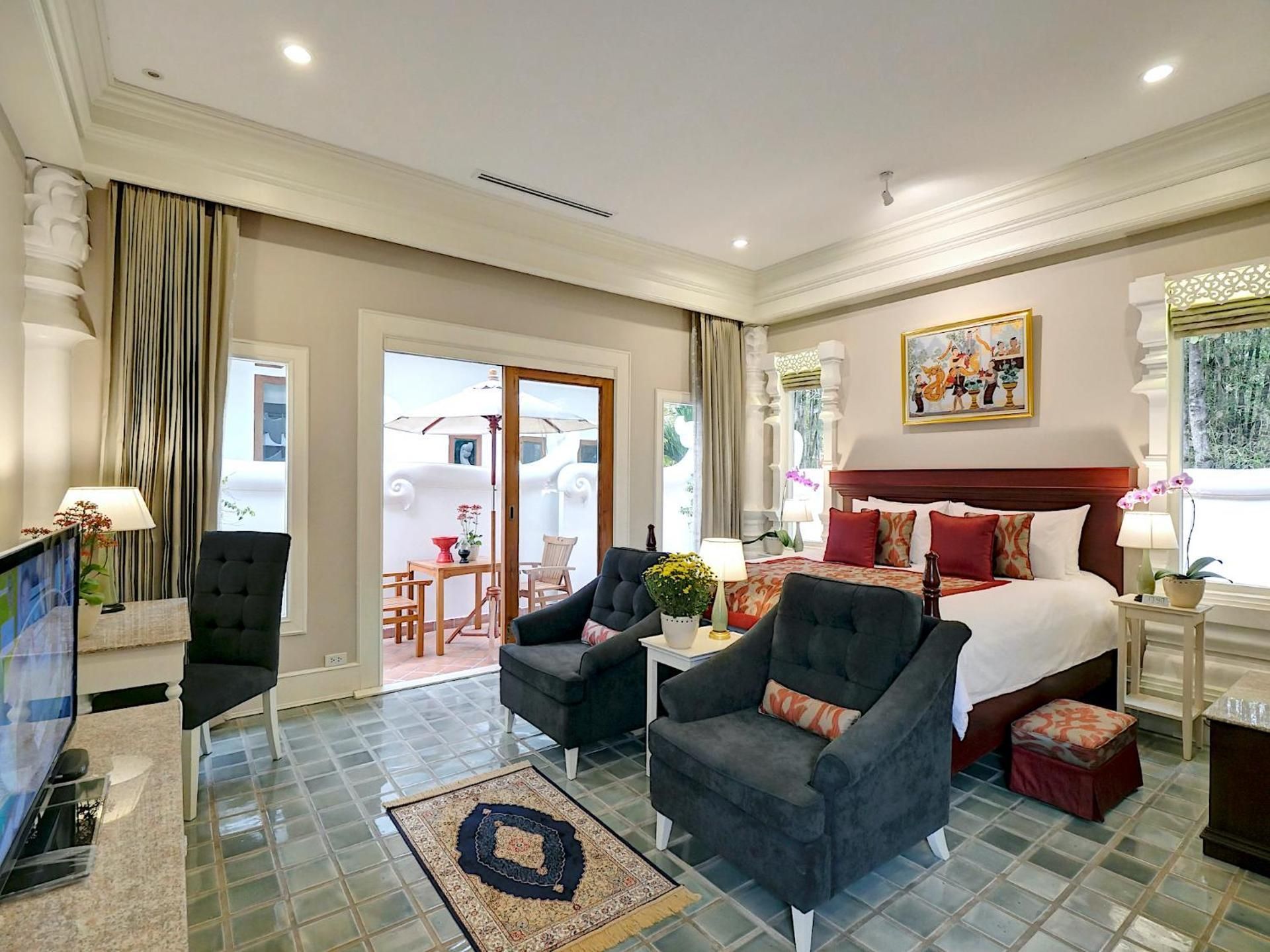 Deluxe King Courtyard