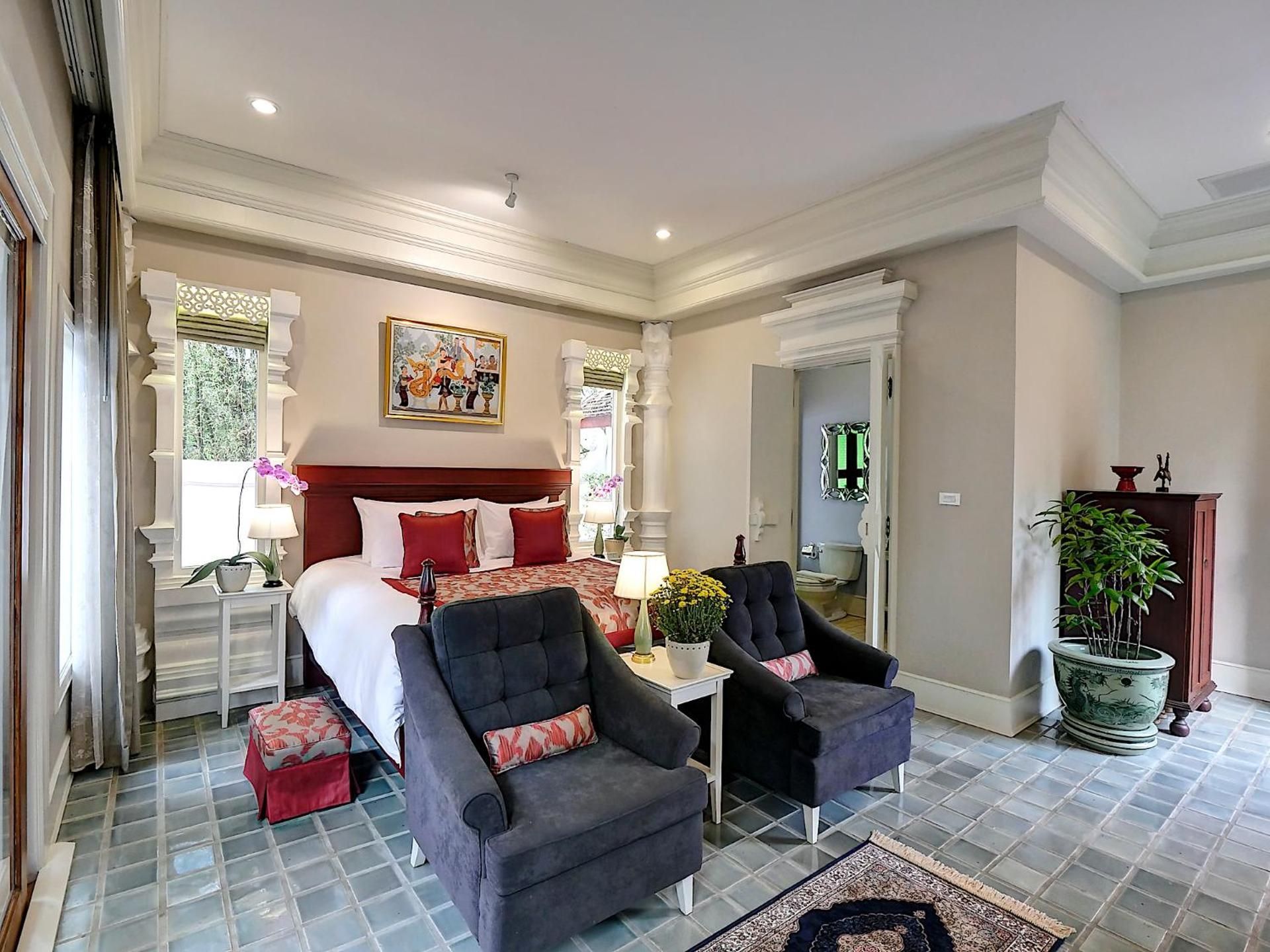 Deluxe King Courtyard